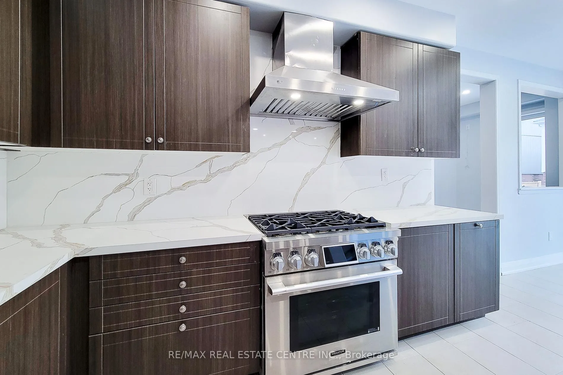 Photo 9 of 80 Larry Crescent, Haldimand — HOMEH