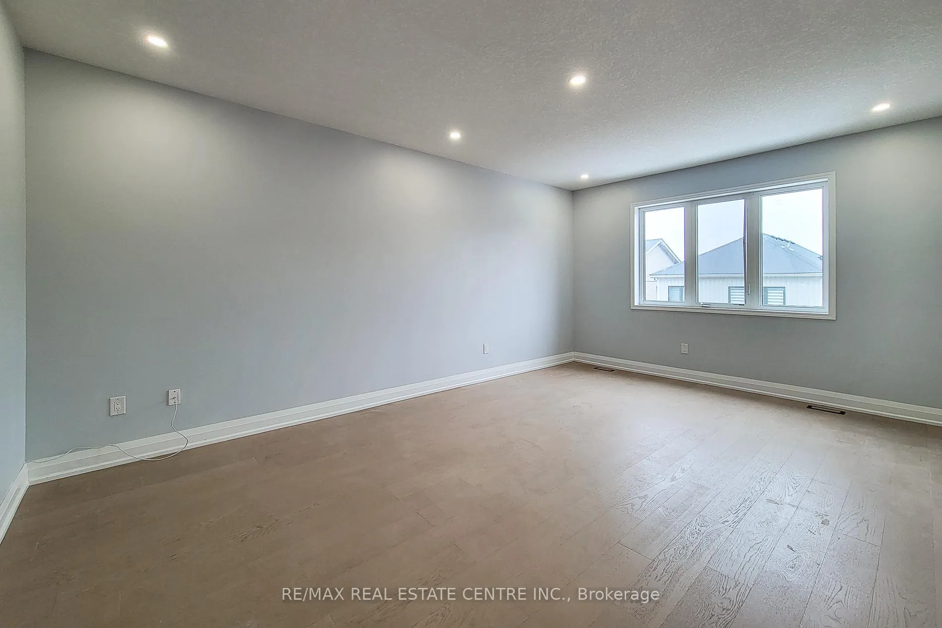 Photo 26 of 80 Larry Crescent, Haldimand — HOMEH