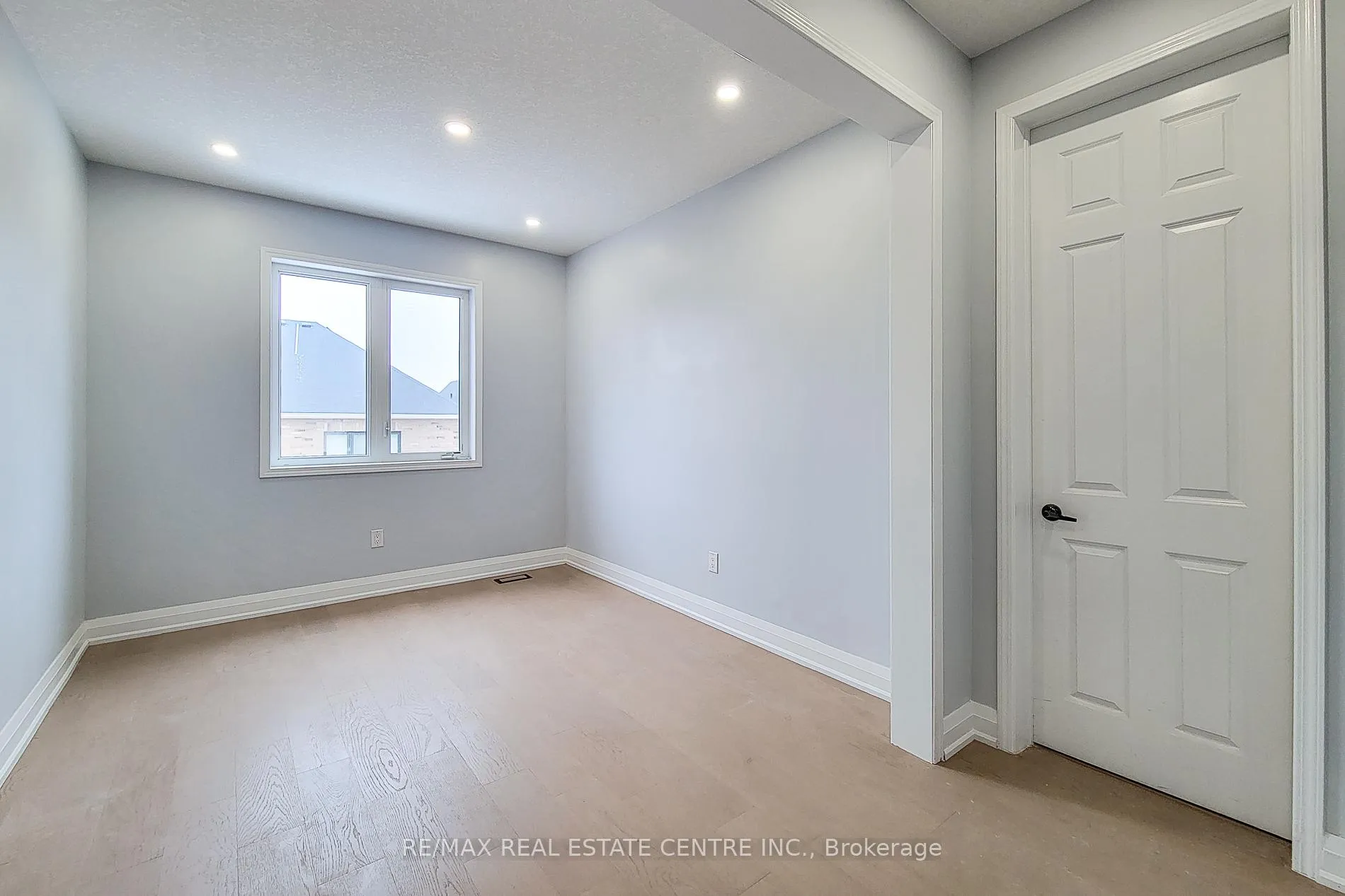 Photo 36 of 80 Larry Crescent, Haldimand — HOMEH