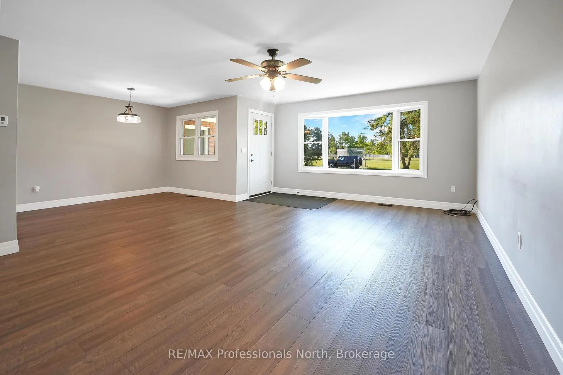 Photo 3 of 162 Hillside Drive, Kawartha Lakes, Somerville — HOMEH