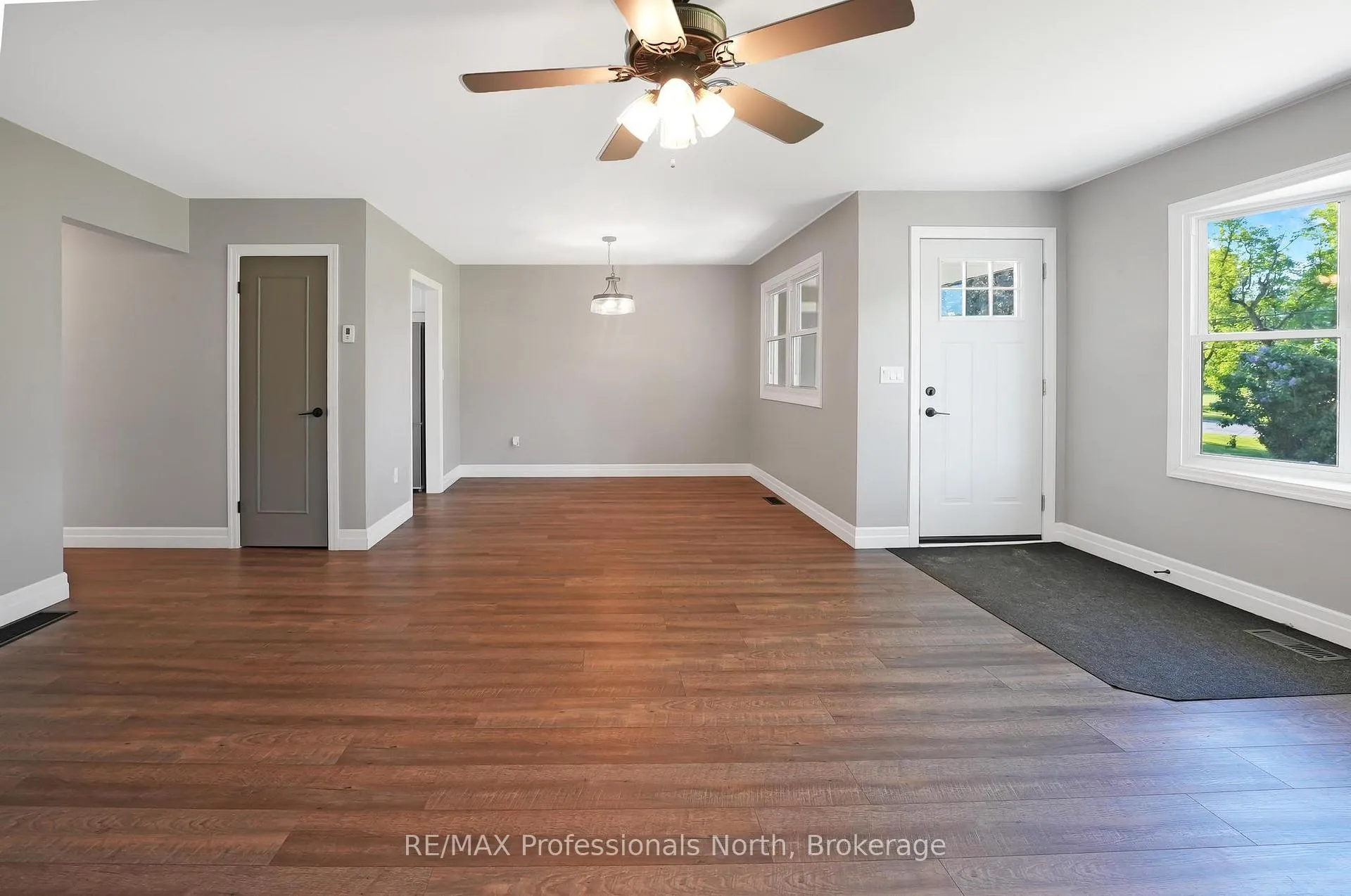 Photo 4 of 162 Hillside Drive, Kawartha Lakes, Somerville — HOMEH