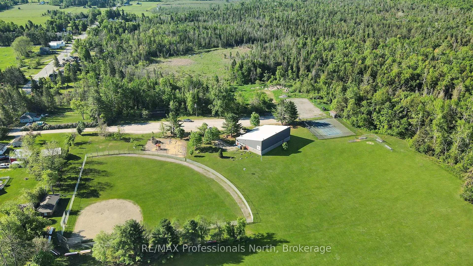 Photo 36 of 162 Hillside Drive, Kawartha Lakes, Somerville — HOMEH