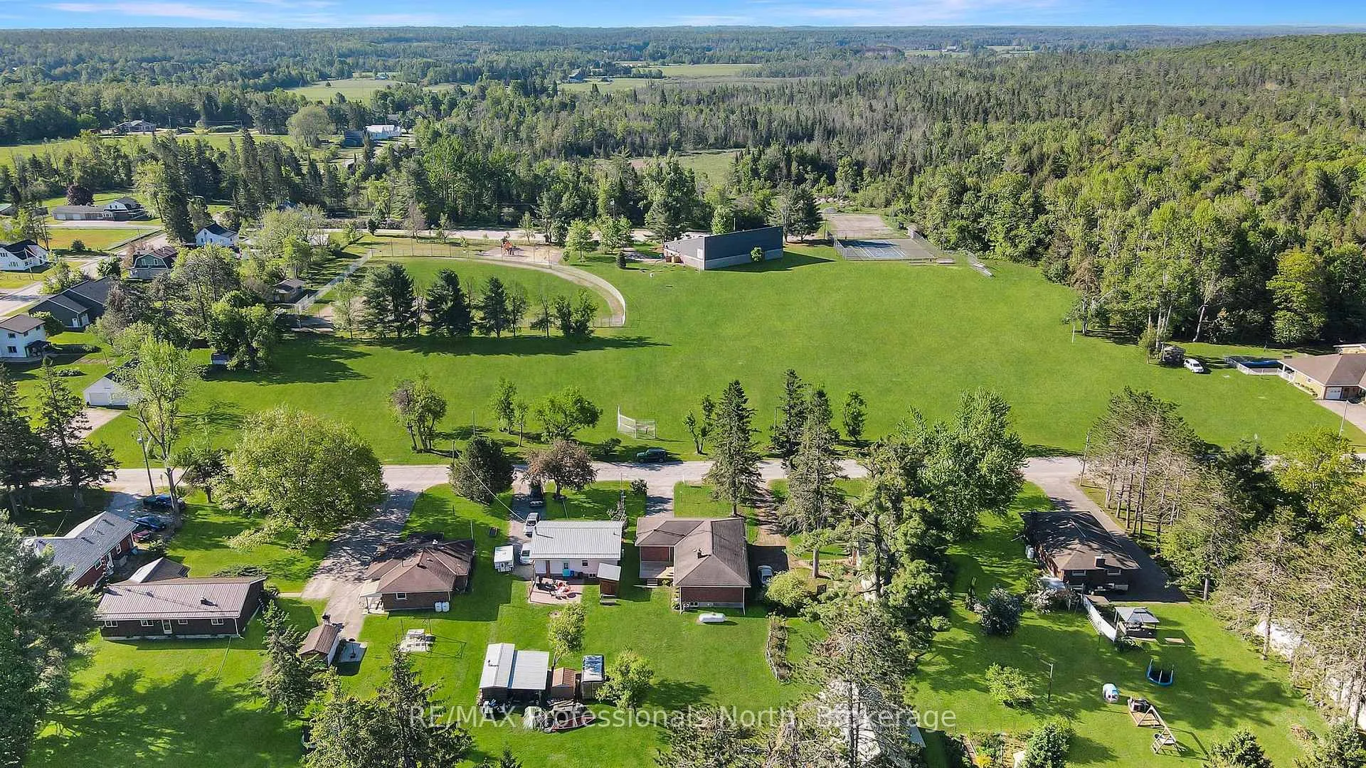 Photo 37 of 162 Hillside Drive, Kawartha Lakes, Somerville — HOMEH