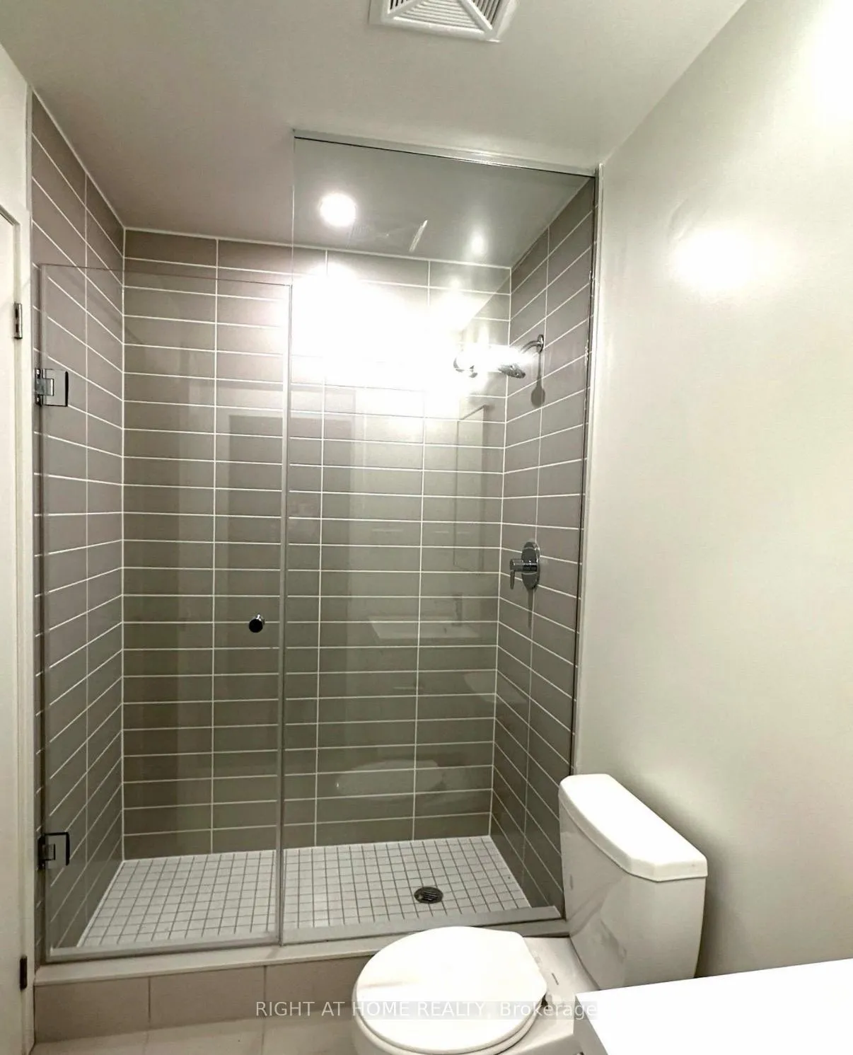 Photo 5 of Unit 511, 8119 Birchmount Road, Markham, Unionville — HOMEH