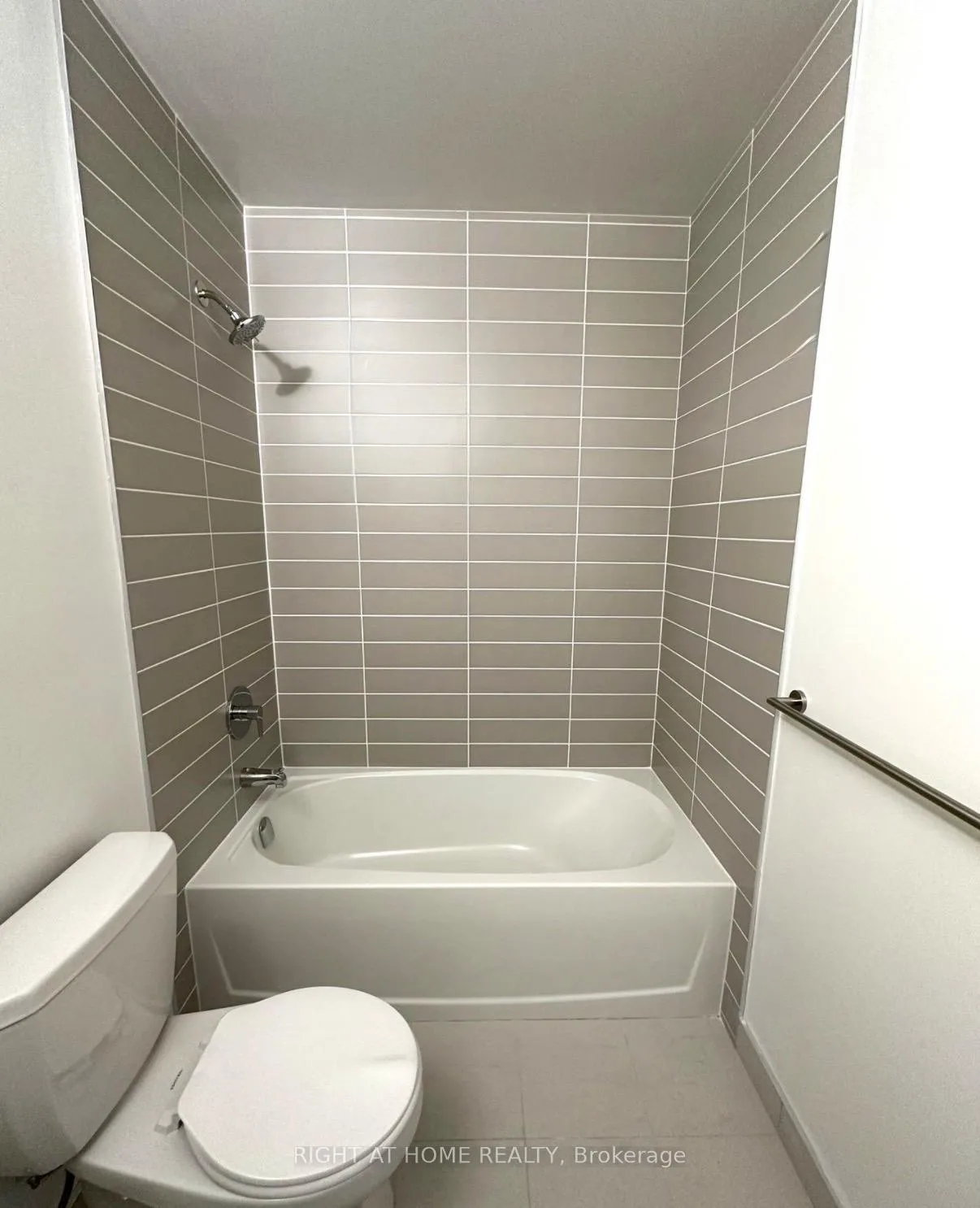 Photo 8 of Unit 511, 8119 Birchmount Road, Markham, Unionville — HOMEH
