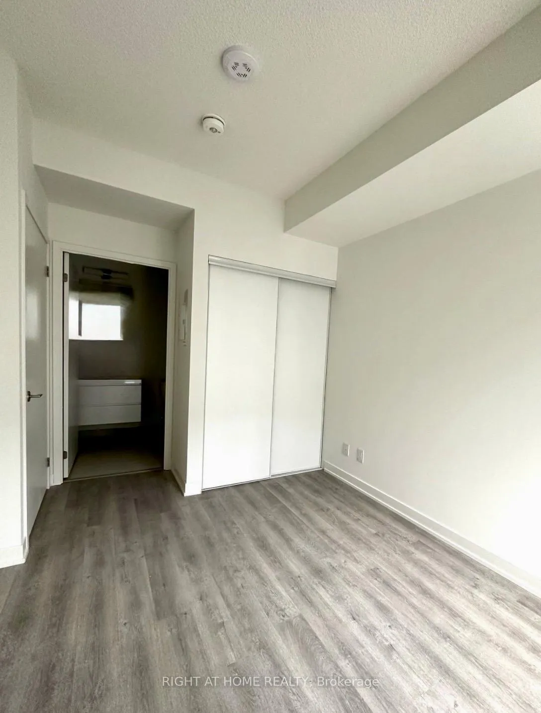 Photo 9 of Unit 511, 8119 Birchmount Road, Markham, Unionville — HOMEH