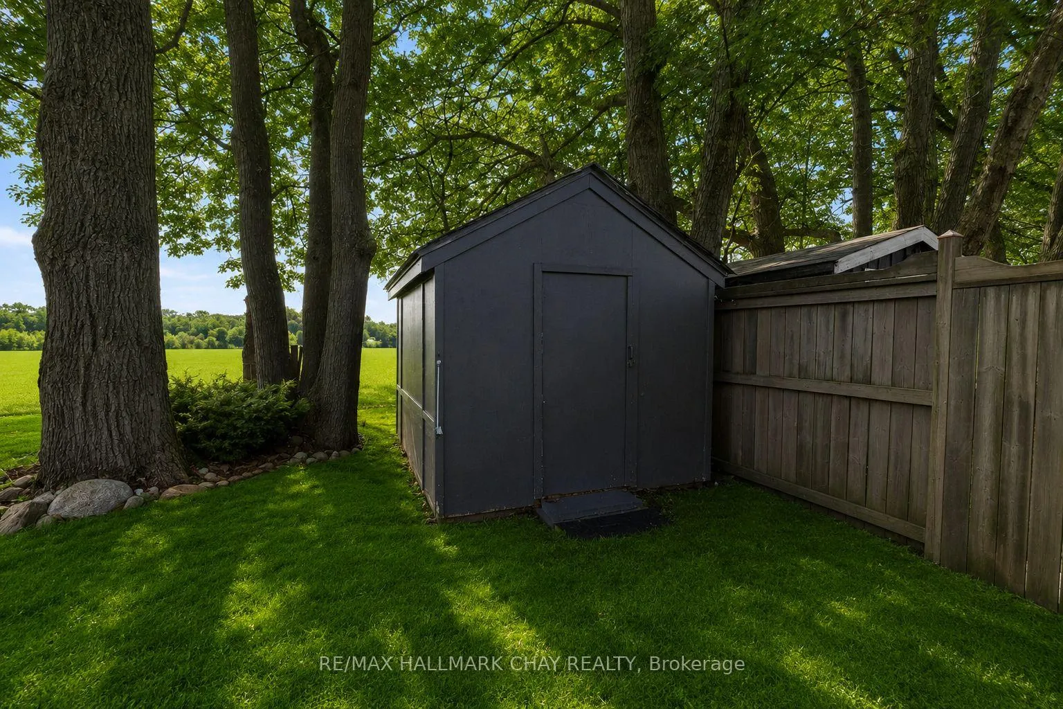 Photo 9 of 63 Northview Crescent, Barrie, Northwest — HOMEH