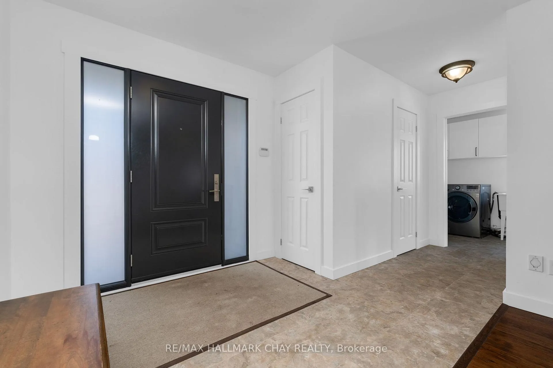 Photo 10 of 63 Northview Crescent, Barrie, Northwest — HOMEH