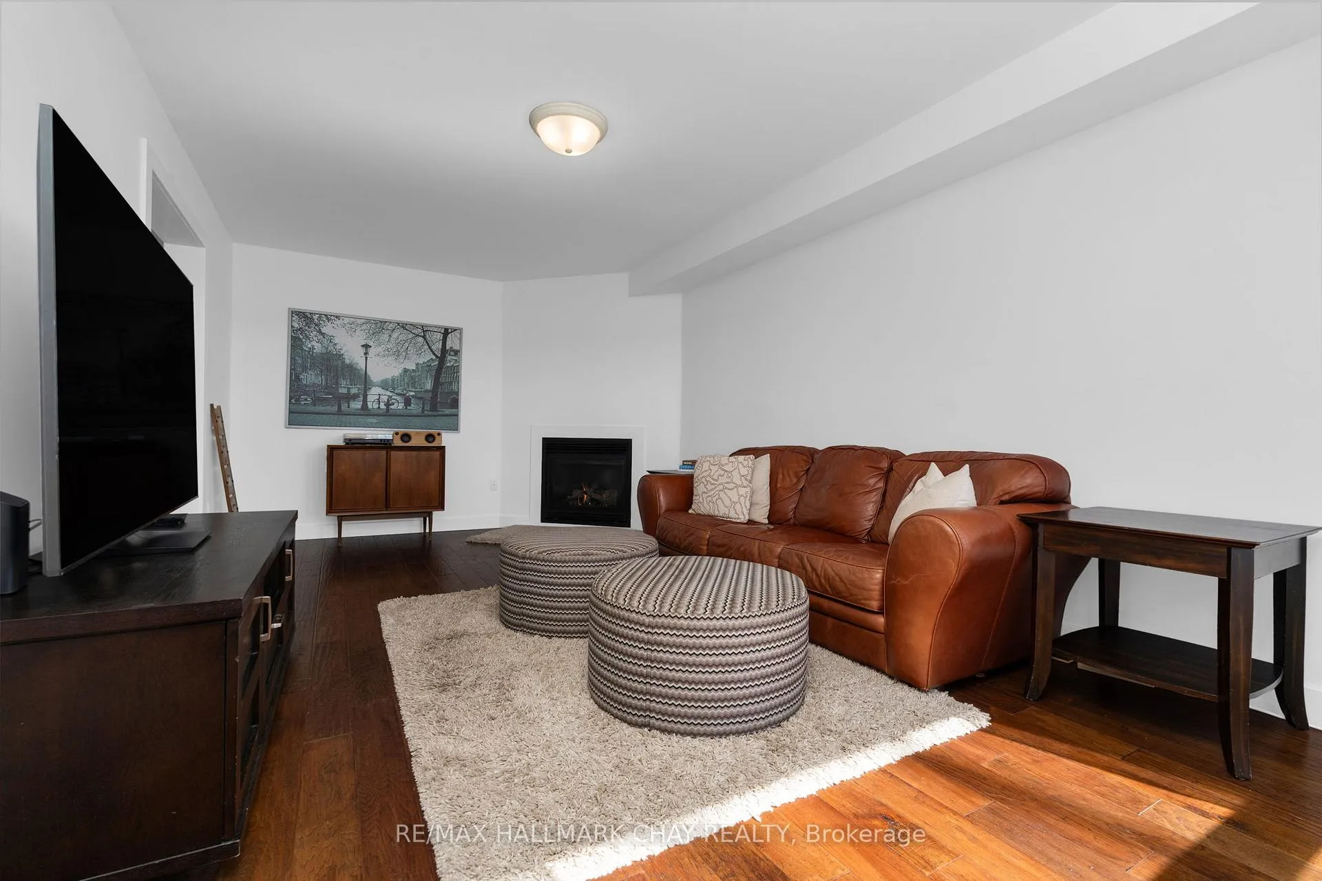 Photo 13 of 63 Northview Crescent, Barrie, Northwest — HOMEH