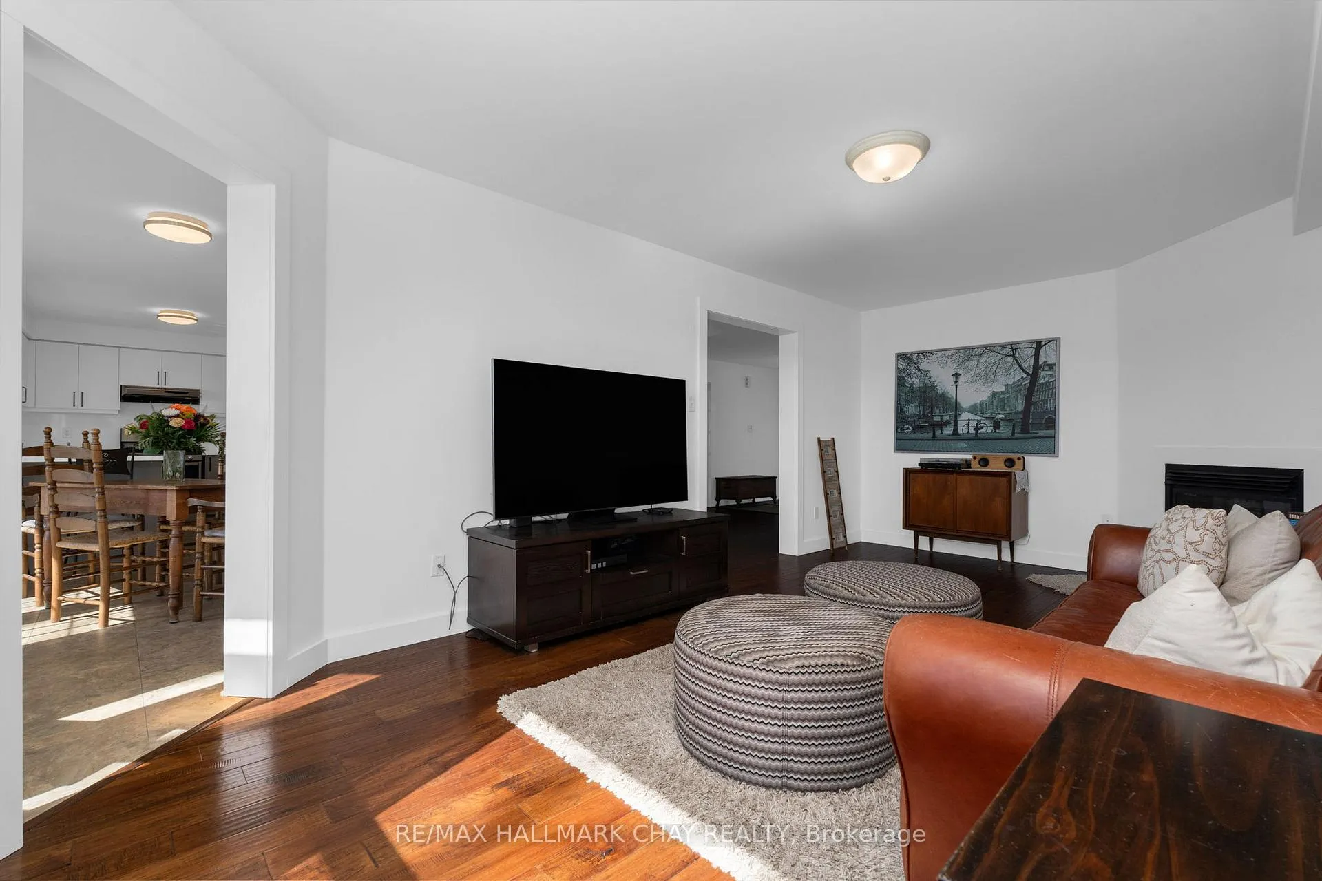 Photo 14 of 63 Northview Crescent, Barrie, Northwest — HOMEH
