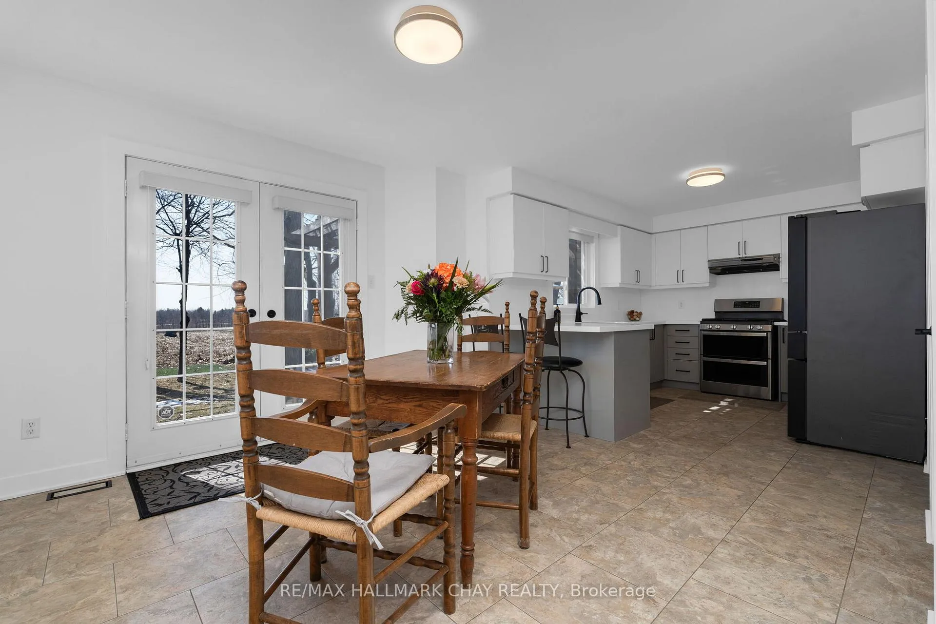 Photo 15 of 63 Northview Crescent, Barrie, Northwest — HOMEH