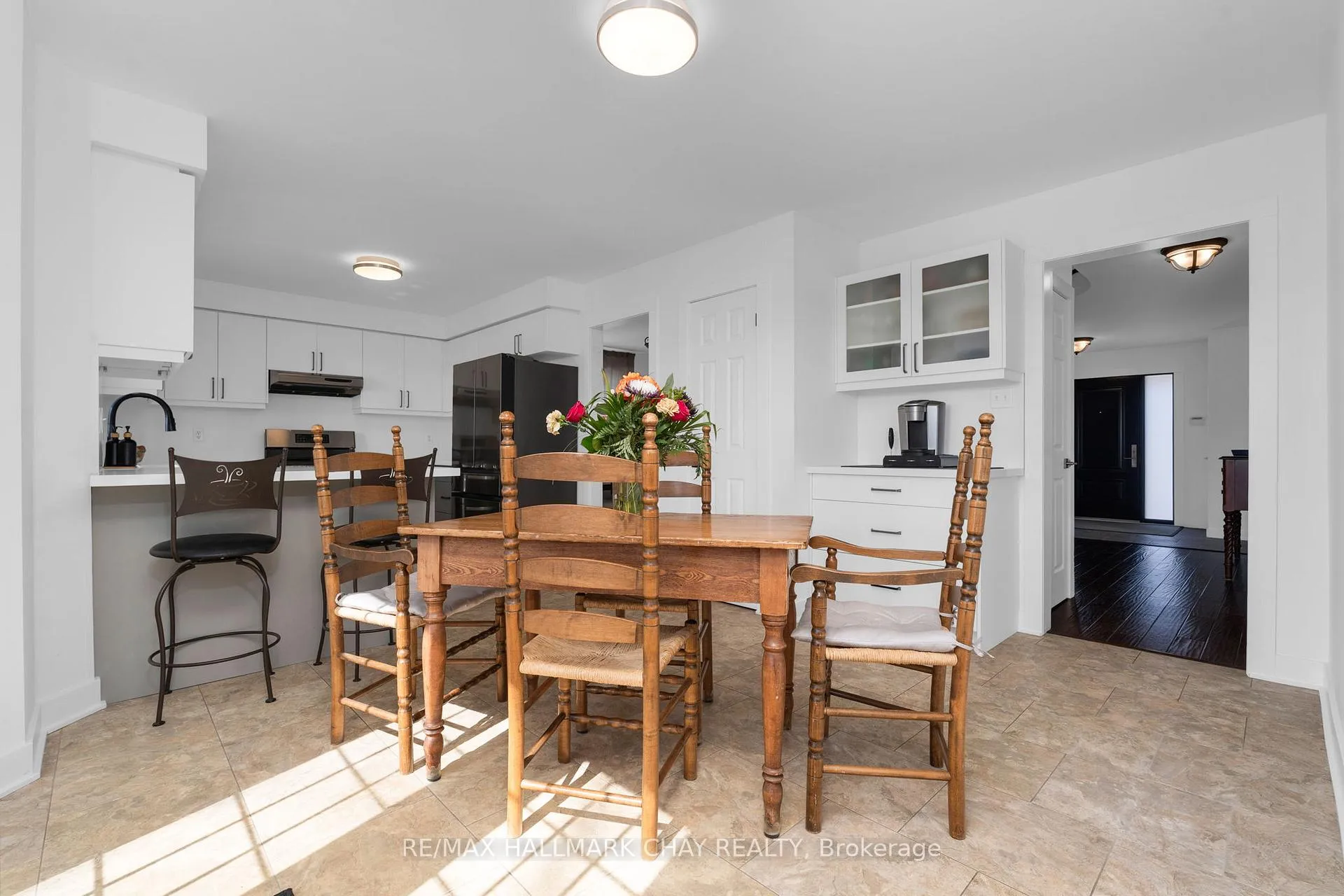 Photo 16 of 63 Northview Crescent, Barrie, Northwest — HOMEH