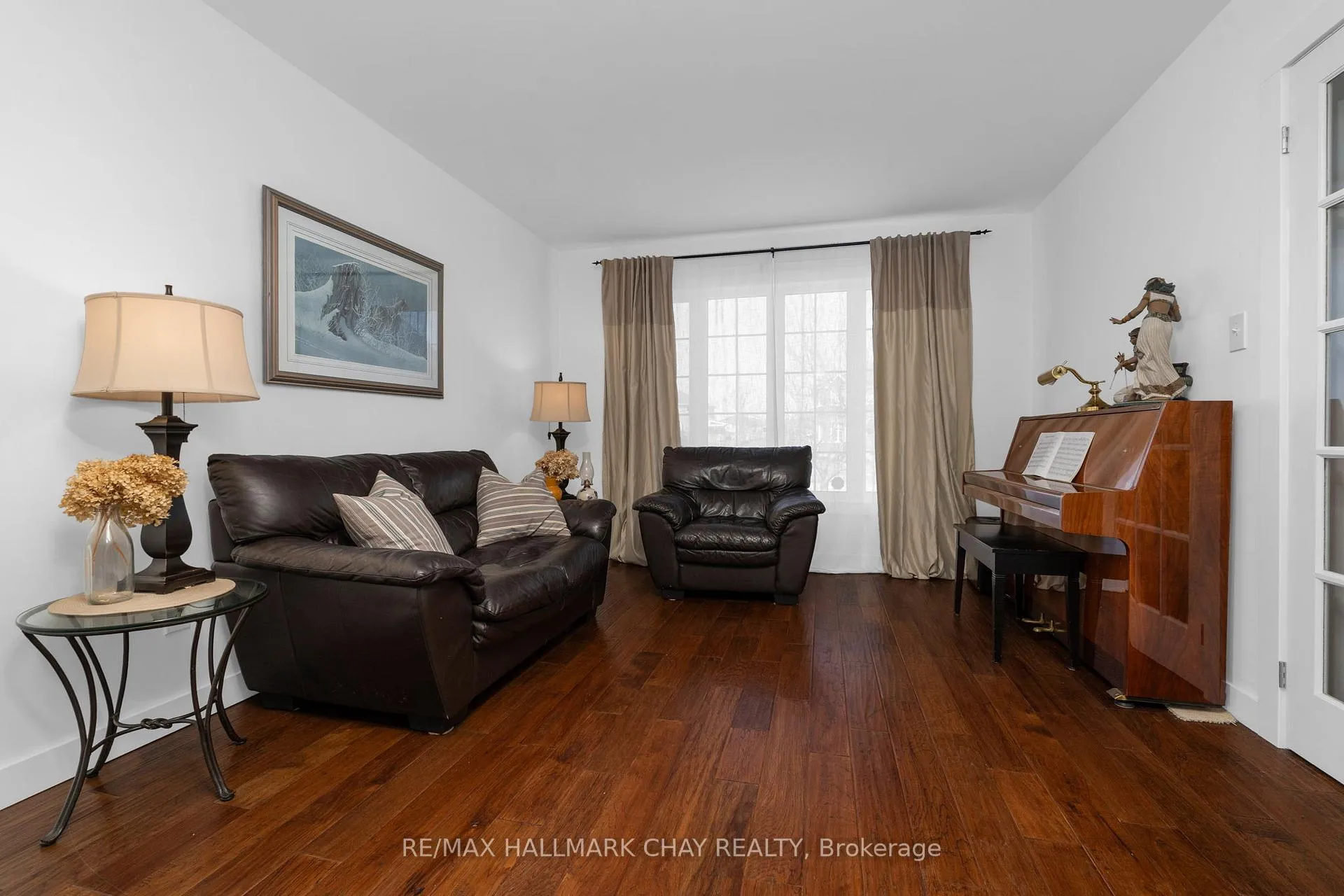 Photo 22 of 63 Northview Crescent, Barrie, Northwest — HOMEH