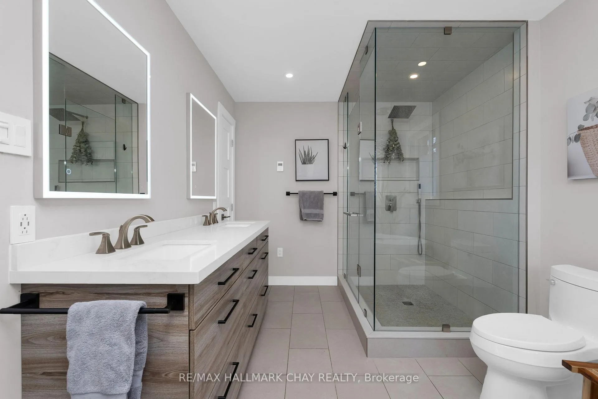 Photo 30 of 63 Northview Crescent, Barrie, Northwest — HOMEH