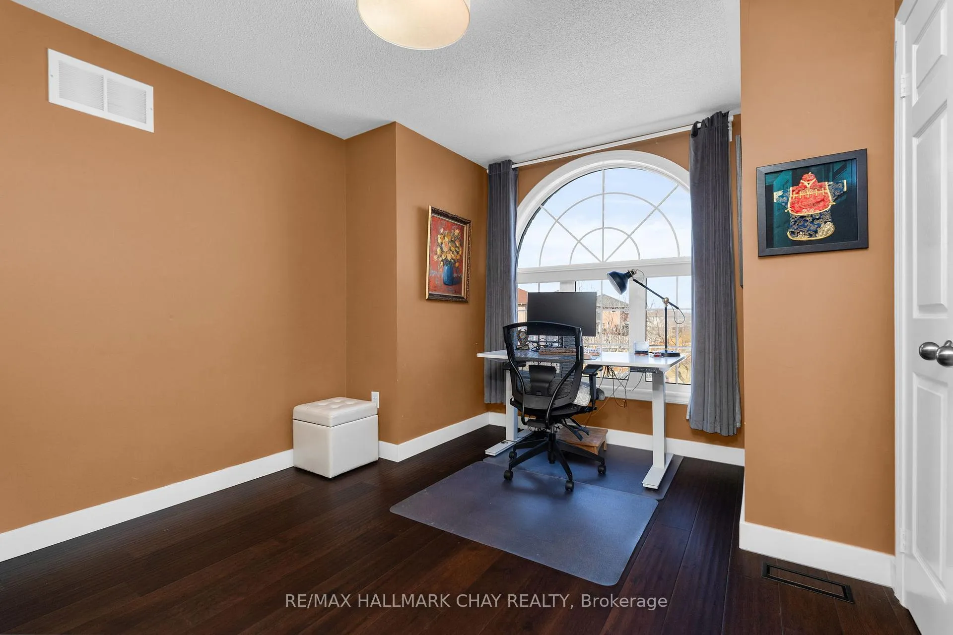 Photo 33 of 63 Northview Crescent, Barrie, Northwest — HOMEH