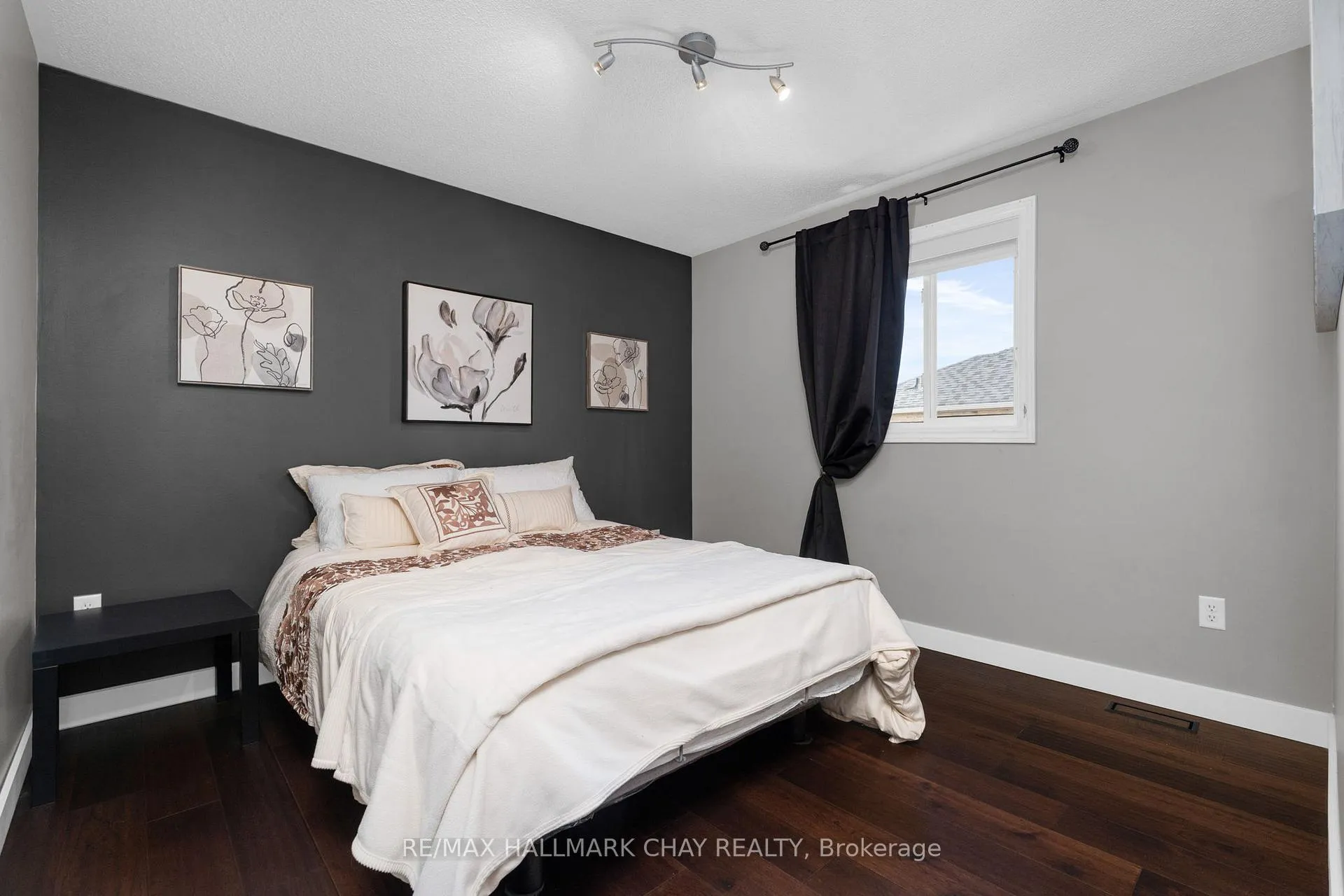 Photo 34 of 63 Northview Crescent, Barrie, Northwest — HOMEH