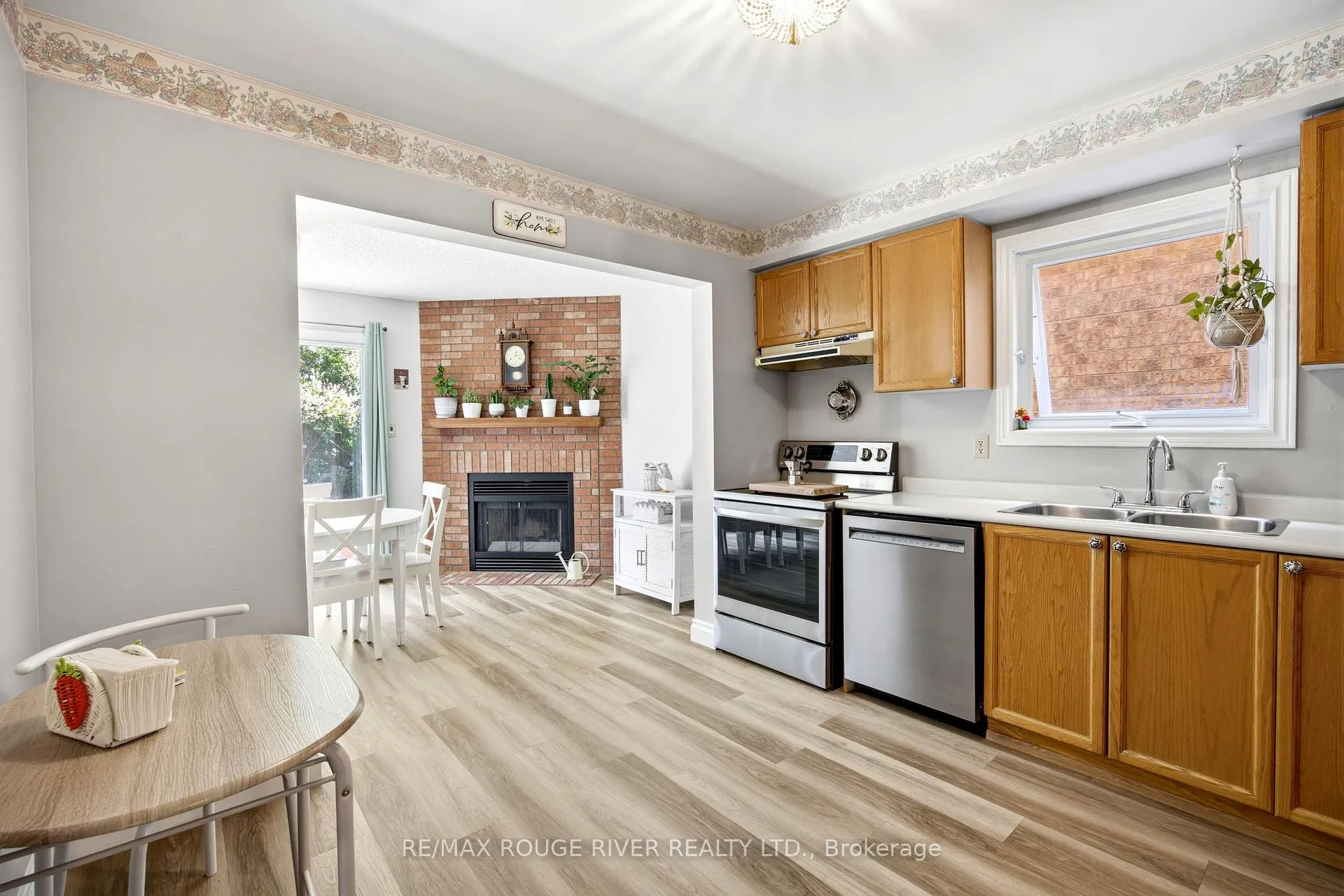 Photo 9 of 25 Cobblestone Drive, Whitby, Pringle Creek — HOMEH