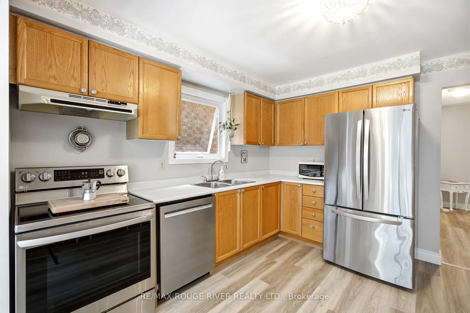 Photo 11 of 25 Cobblestone Drive, Whitby, Pringle Creek — HOMEH