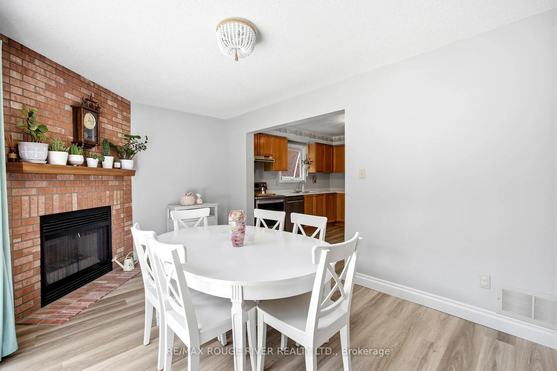 Photo 13 of 25 Cobblestone Drive, Whitby, Pringle Creek — HOMEH