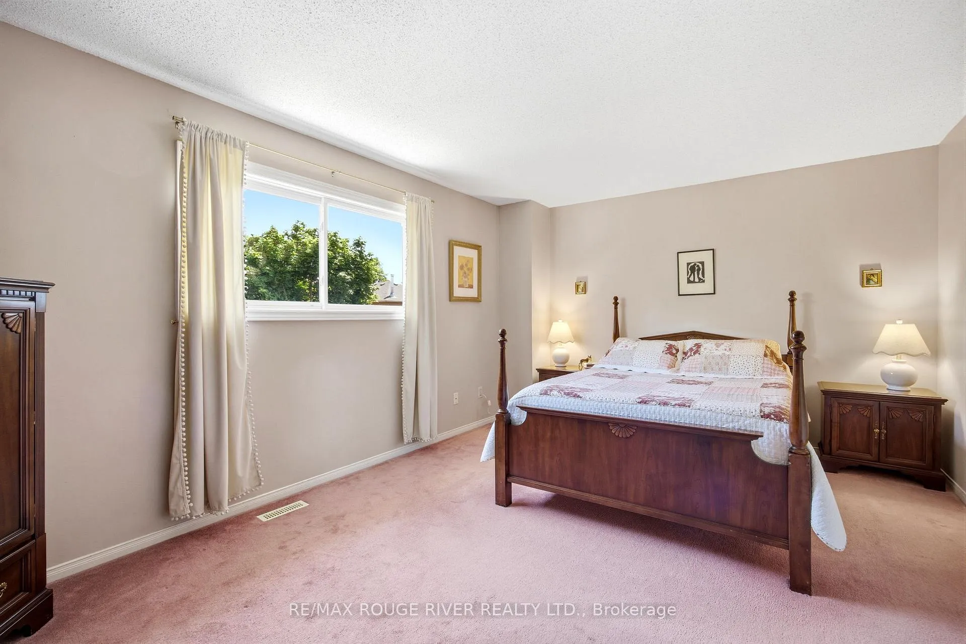 Photo 16 of 25 Cobblestone Drive, Whitby, Pringle Creek — HOMEH