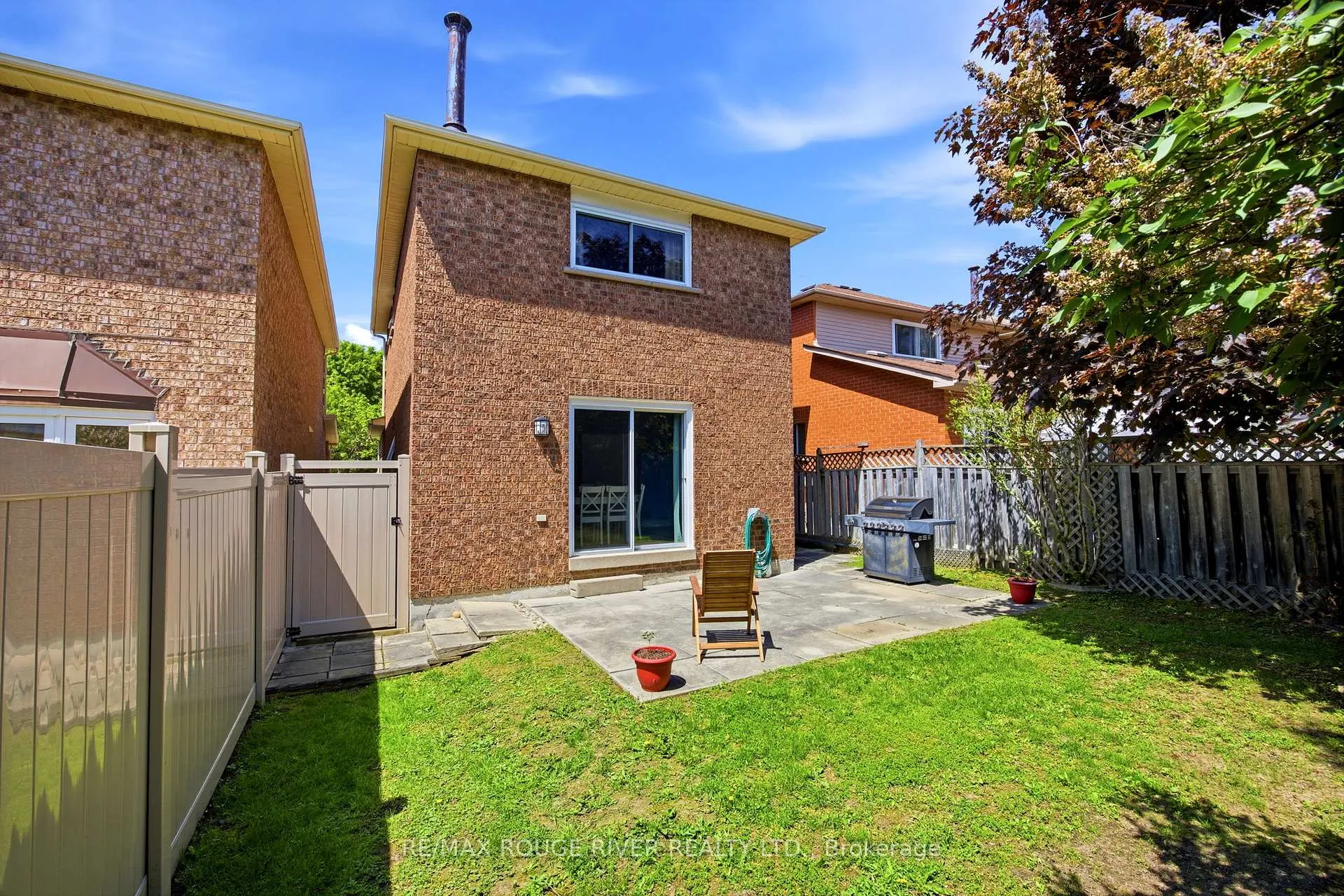 Photo 25 of 25 Cobblestone Drive, Whitby, Pringle Creek — HOMEH