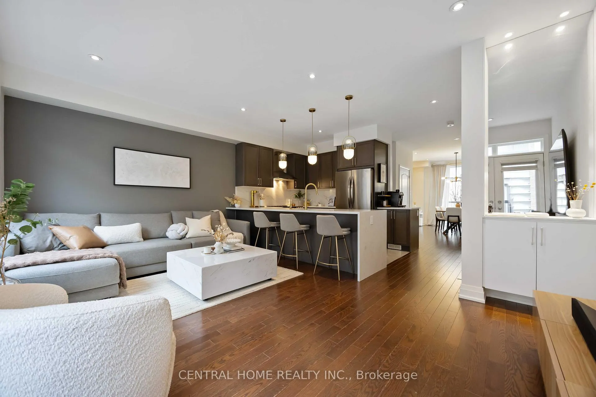 Photo 9 of 20 William Saville Street, Markham, Unionville — HOMEH