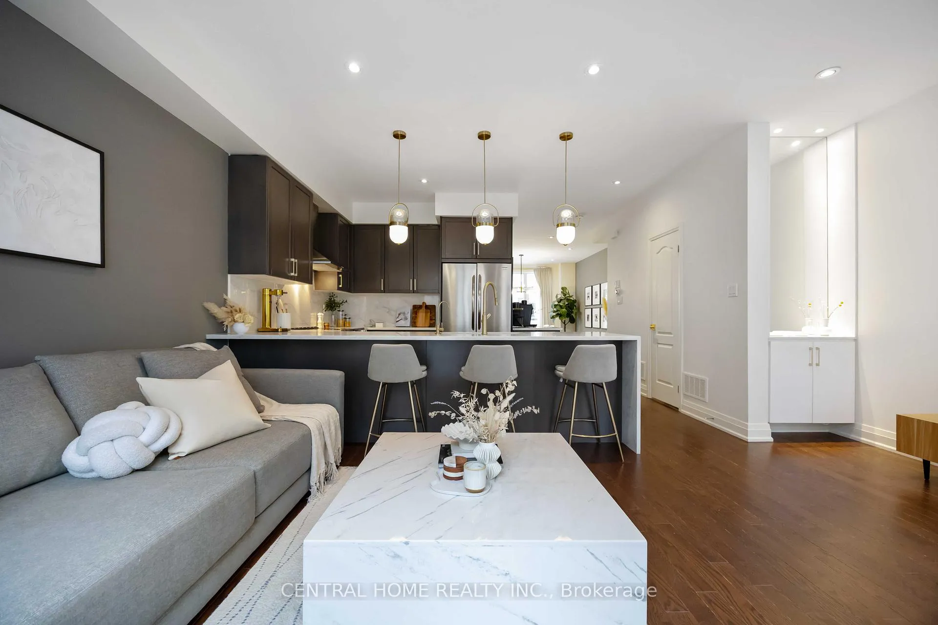 Photo 11 of 20 William Saville Street, Markham, Unionville — HOMEH