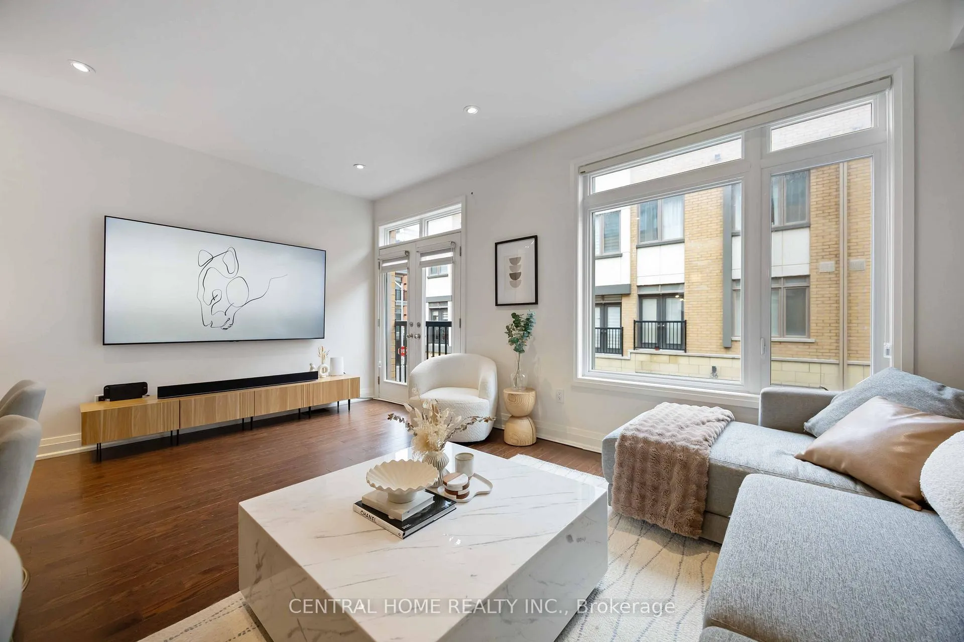 Photo 13 of 20 William Saville Street, Markham, Unionville — HOMEH