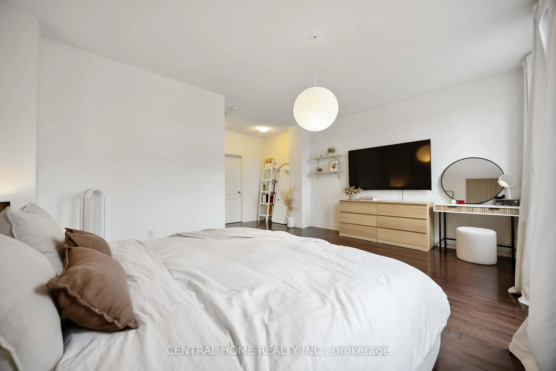 Photo 21 of 20 William Saville Street, Markham, Unionville — HOMEH