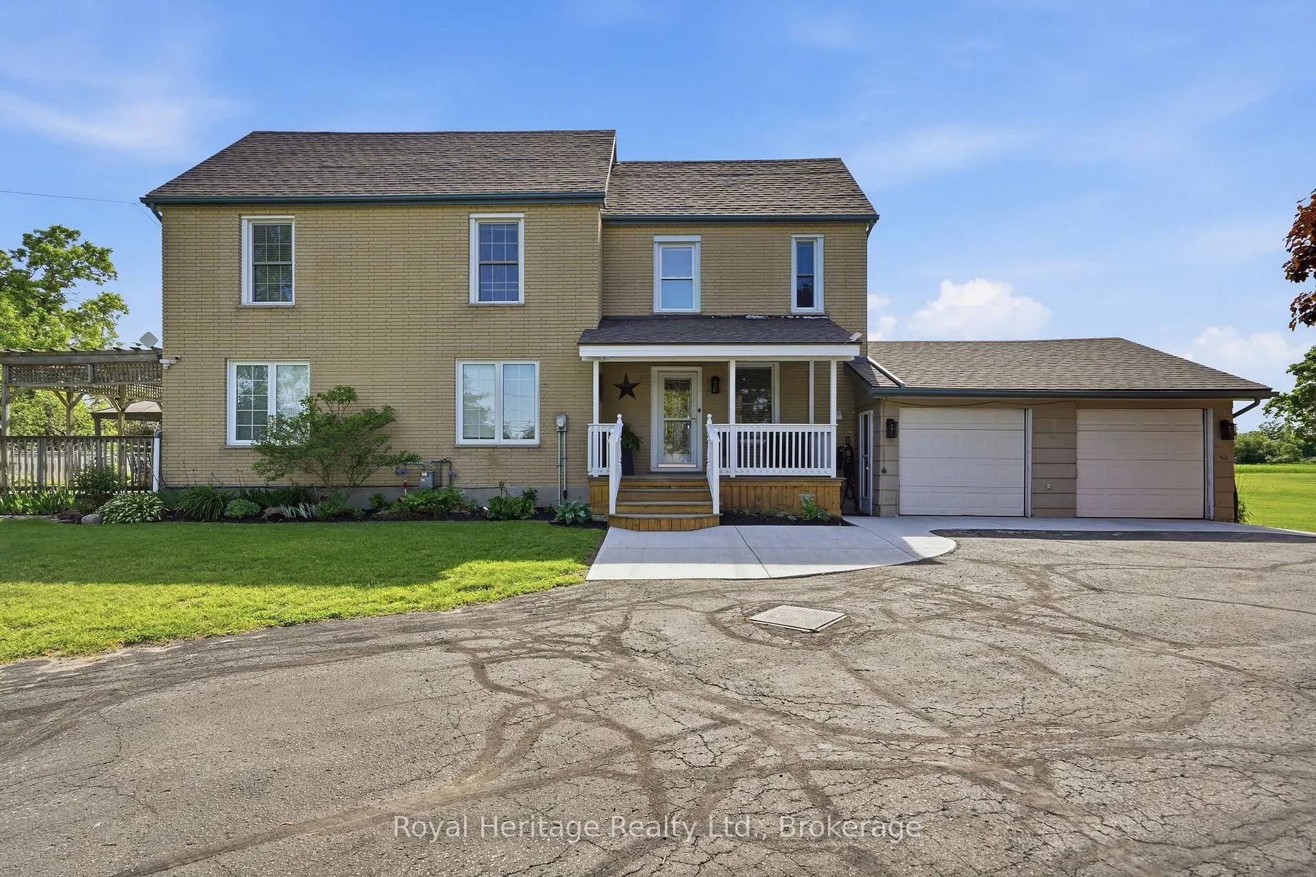 Photo 3 of 232 Farnham Road, Belleville, Thurlow Ward — HOMEH