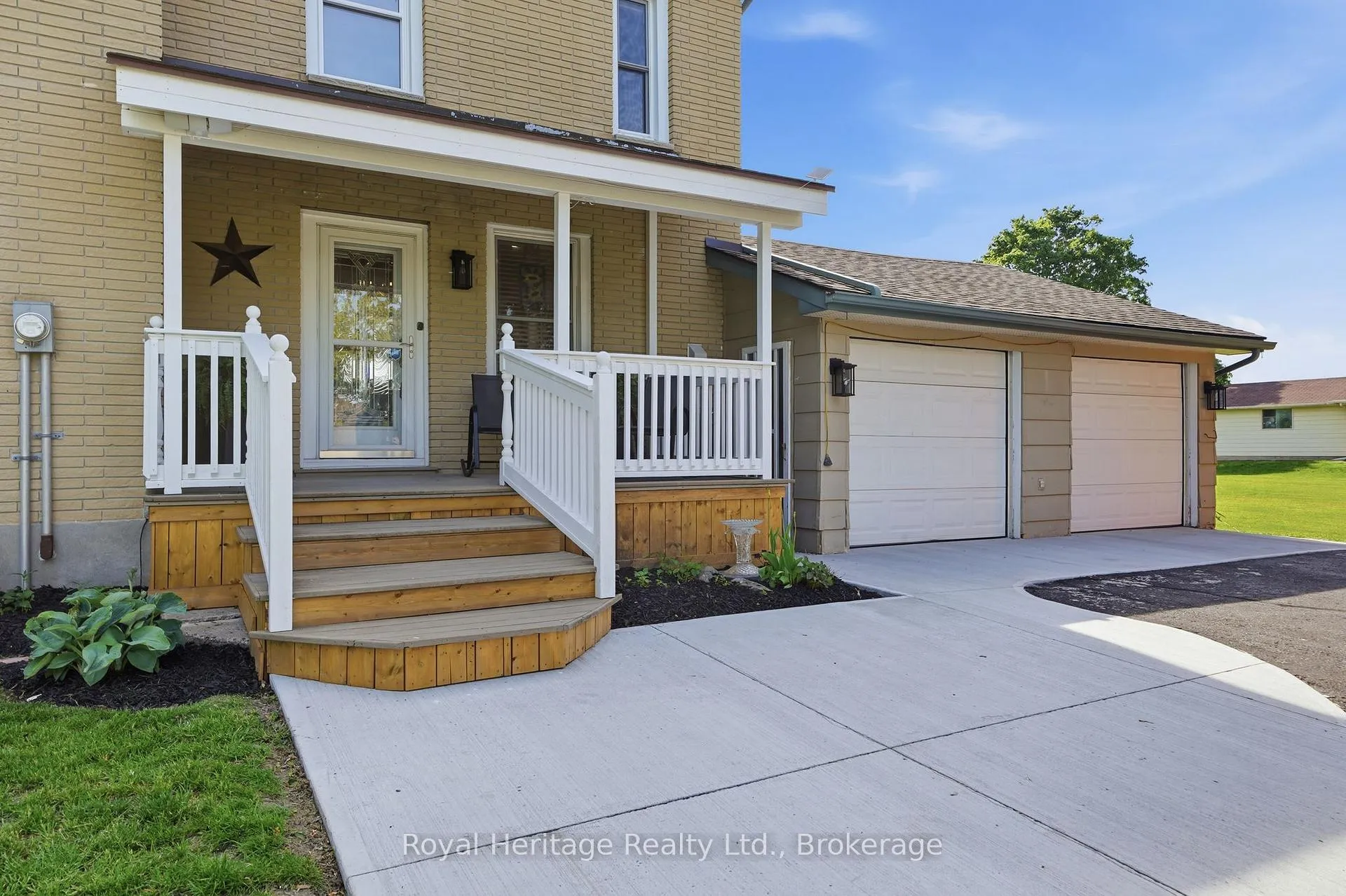 Photo 4 of 232 Farnham Road, Belleville, Thurlow Ward — HOMEH