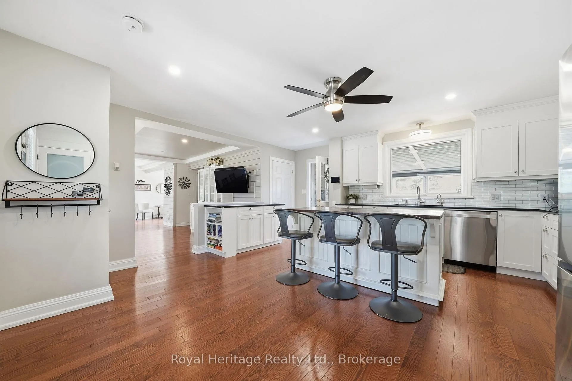 Photo 6 of 232 Farnham Road, Belleville, Thurlow Ward — HOMEH