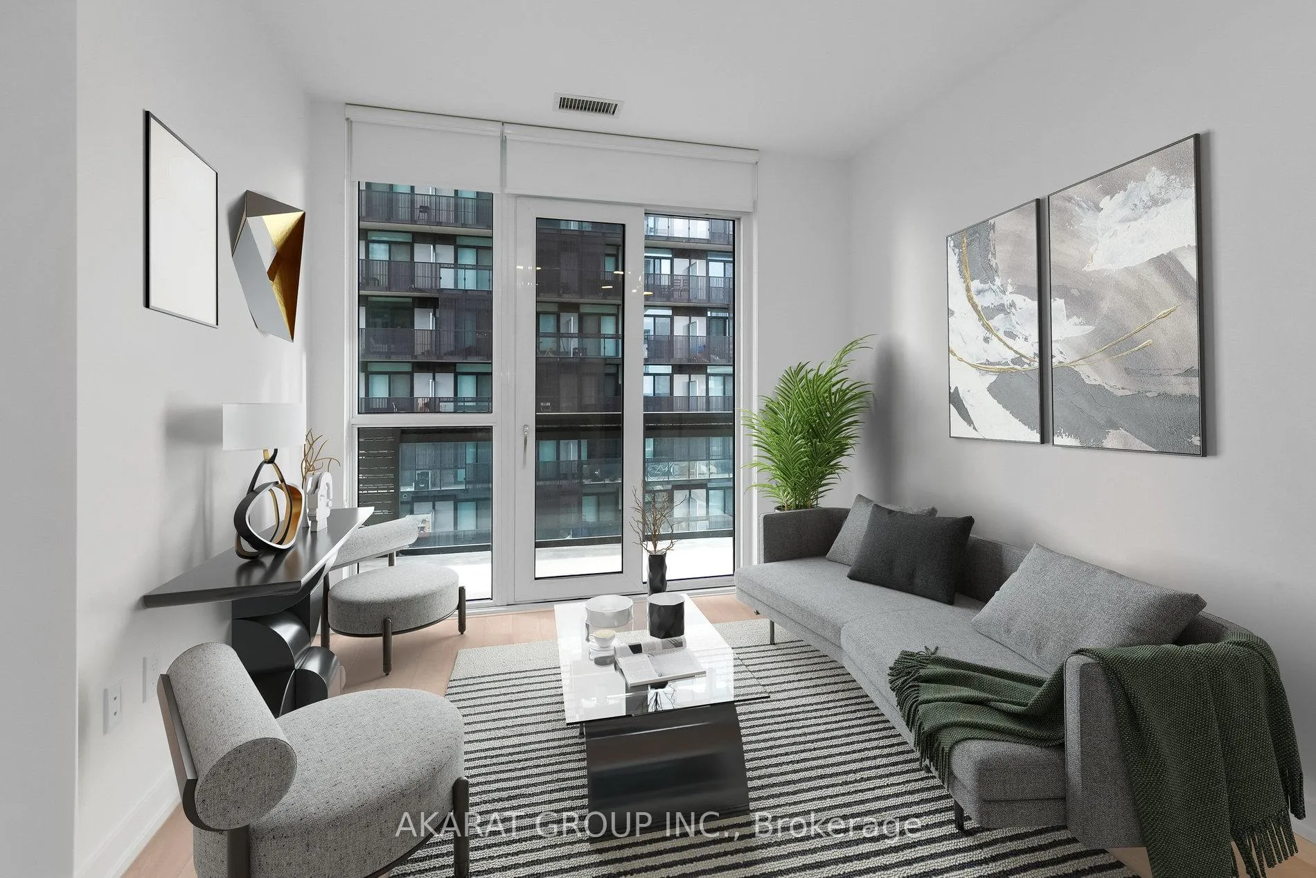 Photo 2 of Unit 2407, 39 Roehampton Avenue, Toronto, Mount Pleasant West — HOMEH