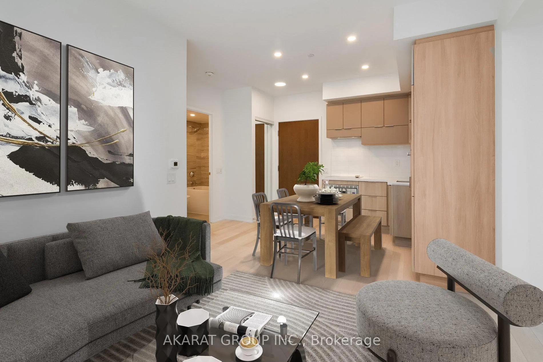 Photo 3 of Unit 2407, 39 Roehampton Avenue, Toronto, Mount Pleasant West — HOMEH