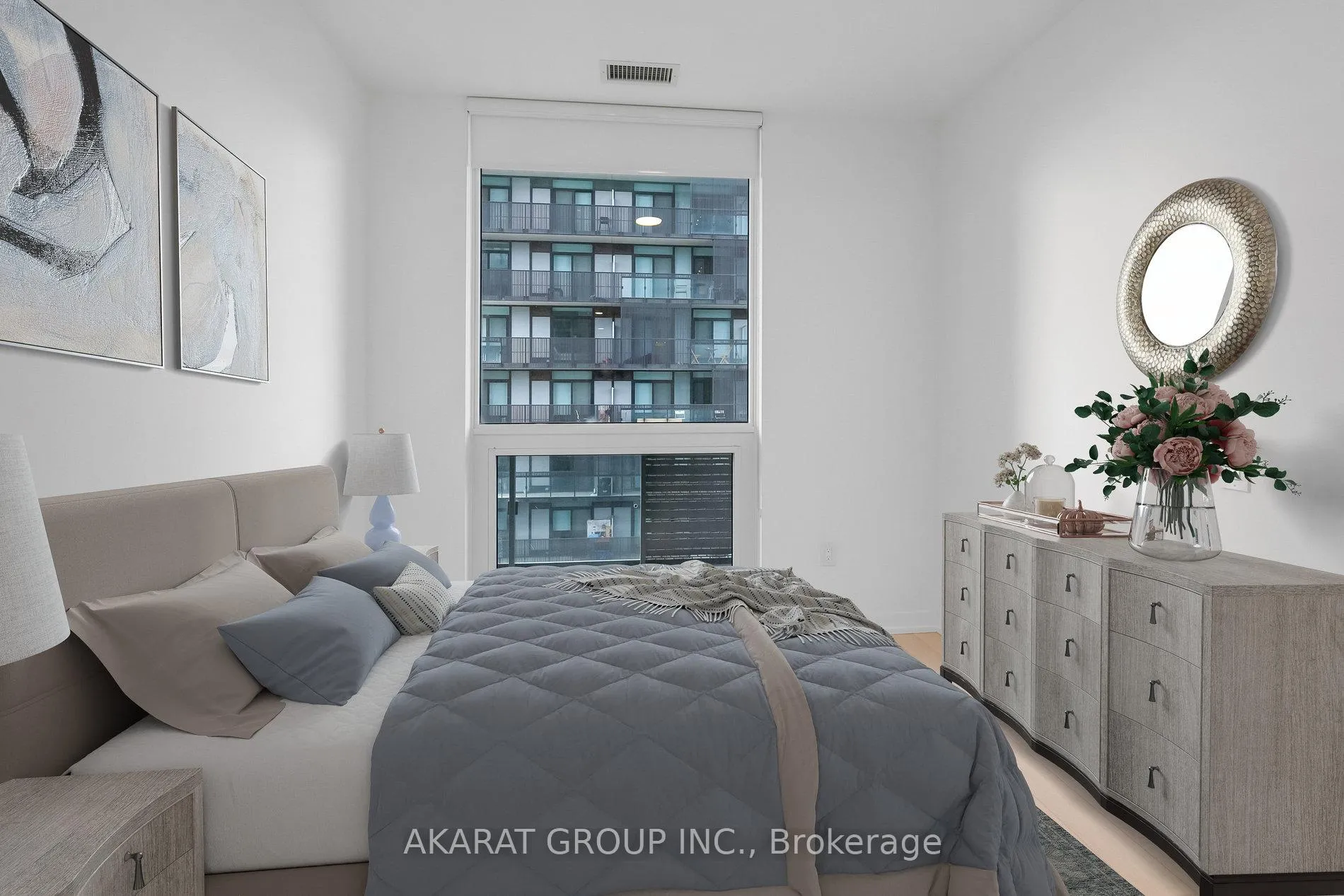 Photo 5 of Unit 2407, 39 Roehampton Avenue, Toronto, Mount Pleasant West — HOMEH