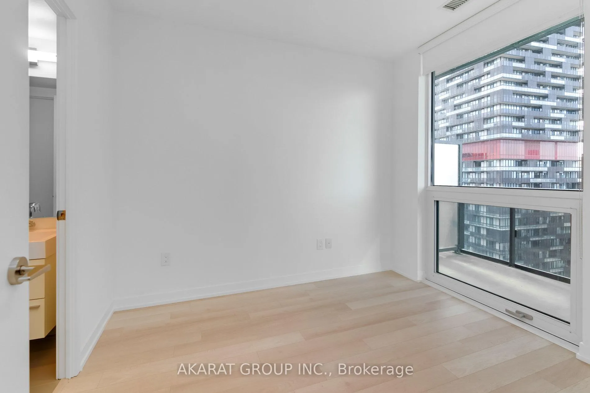 Photo 18 of Unit 2407, 39 Roehampton Avenue, Toronto, Mount Pleasant West — HOMEH