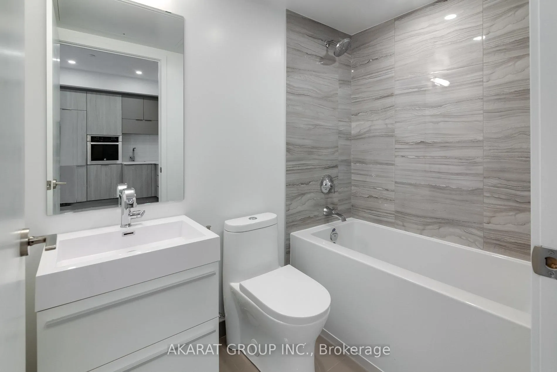 Photo 22 of Unit 2407, 39 Roehampton Avenue, Toronto, Mount Pleasant West — HOMEH