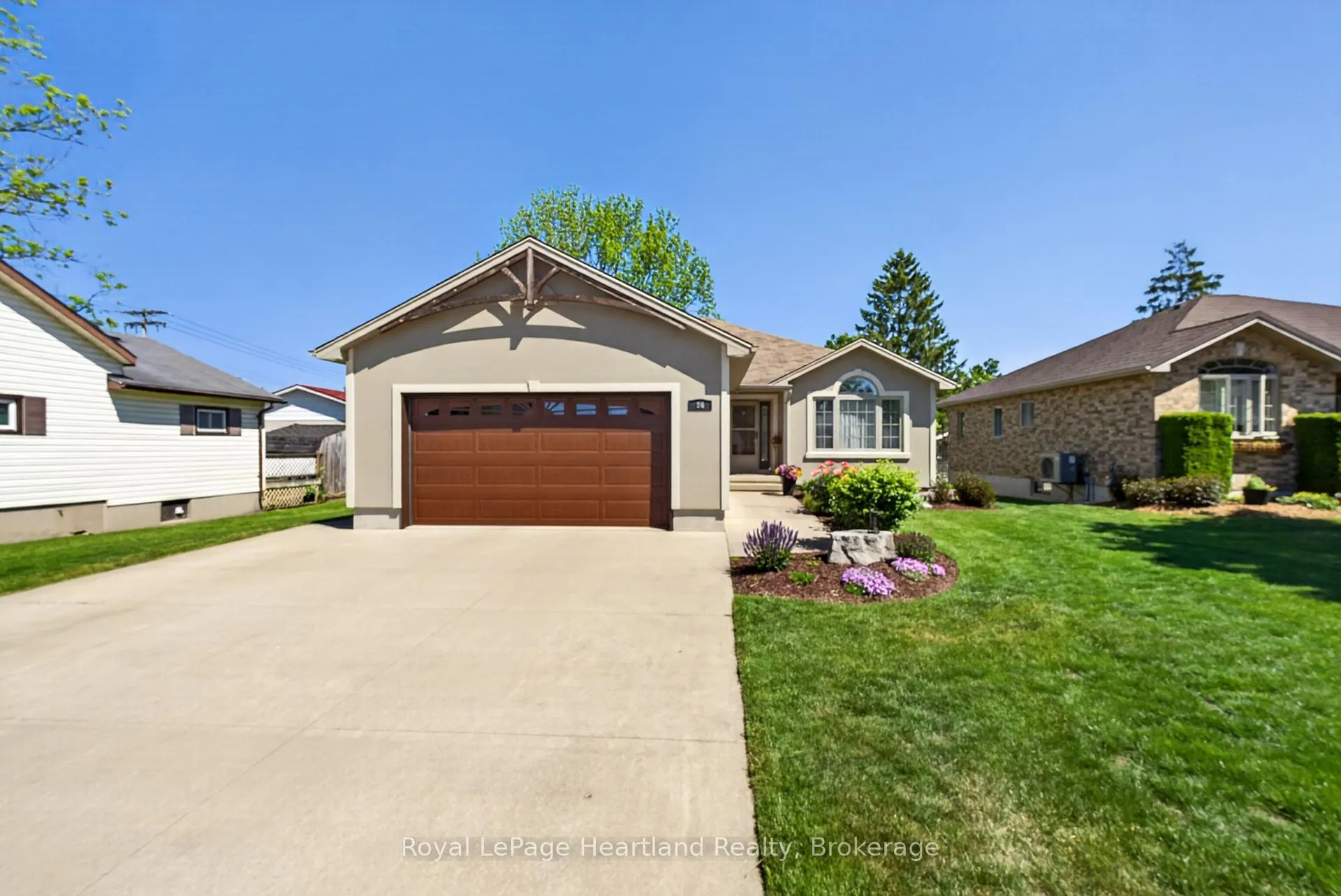 Photo 2 of 86 Huron Street W, South Huron, Exeter — HOMEH