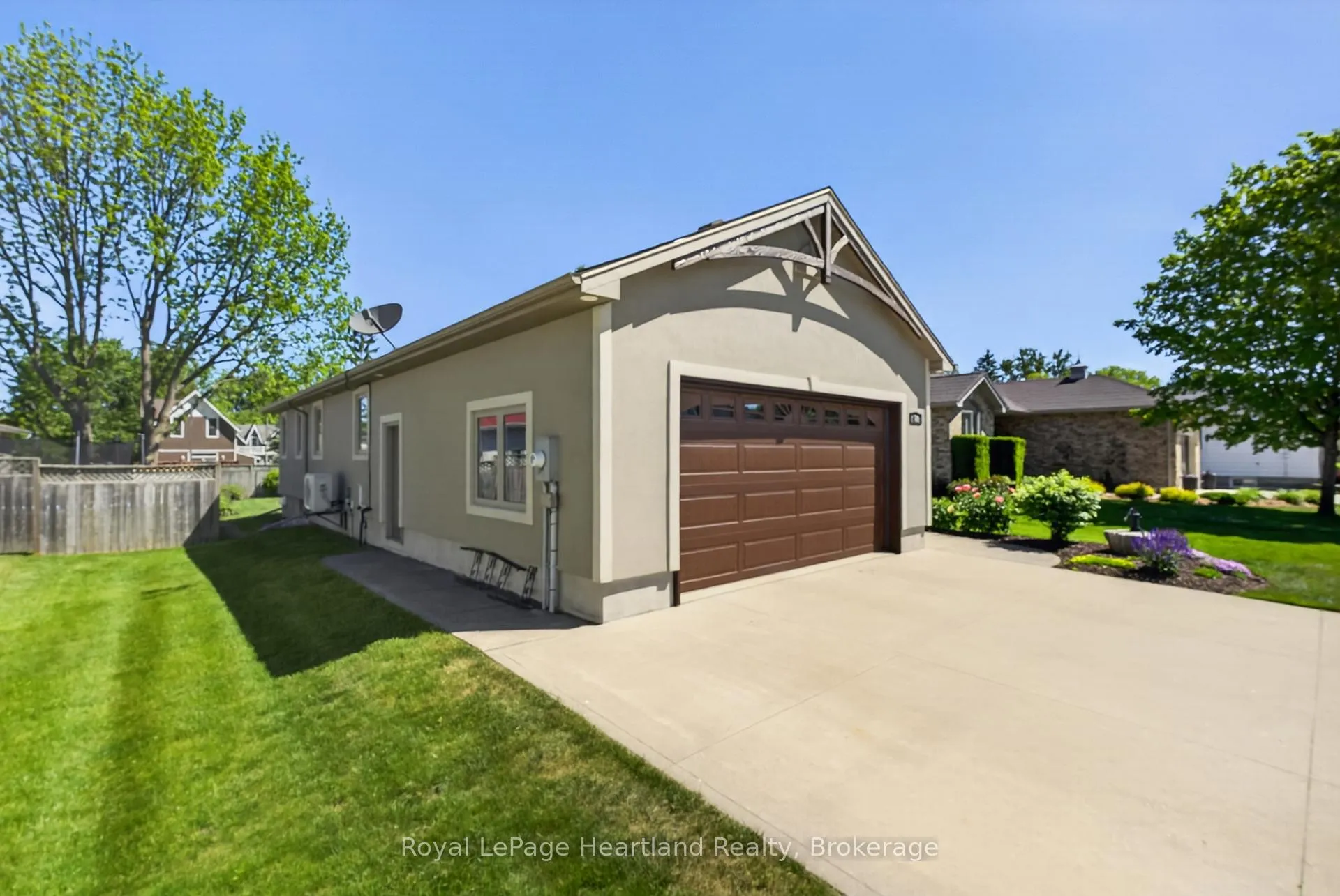 Photo 3 of 86 Huron Street W, South Huron, Exeter — HOMEH