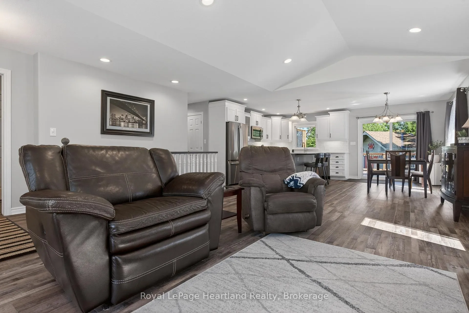 Photo 8 of 86 Huron Street W, South Huron, Exeter — HOMEH