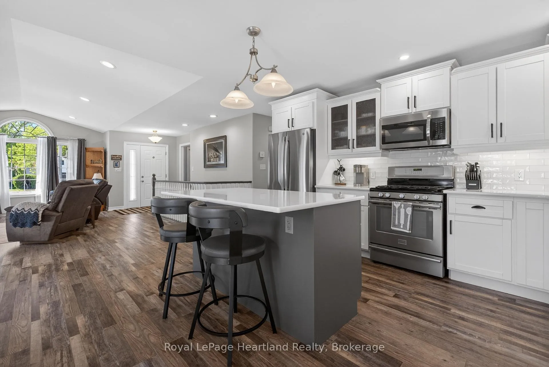 Photo 11 of 86 Huron Street W, South Huron, Exeter — HOMEH