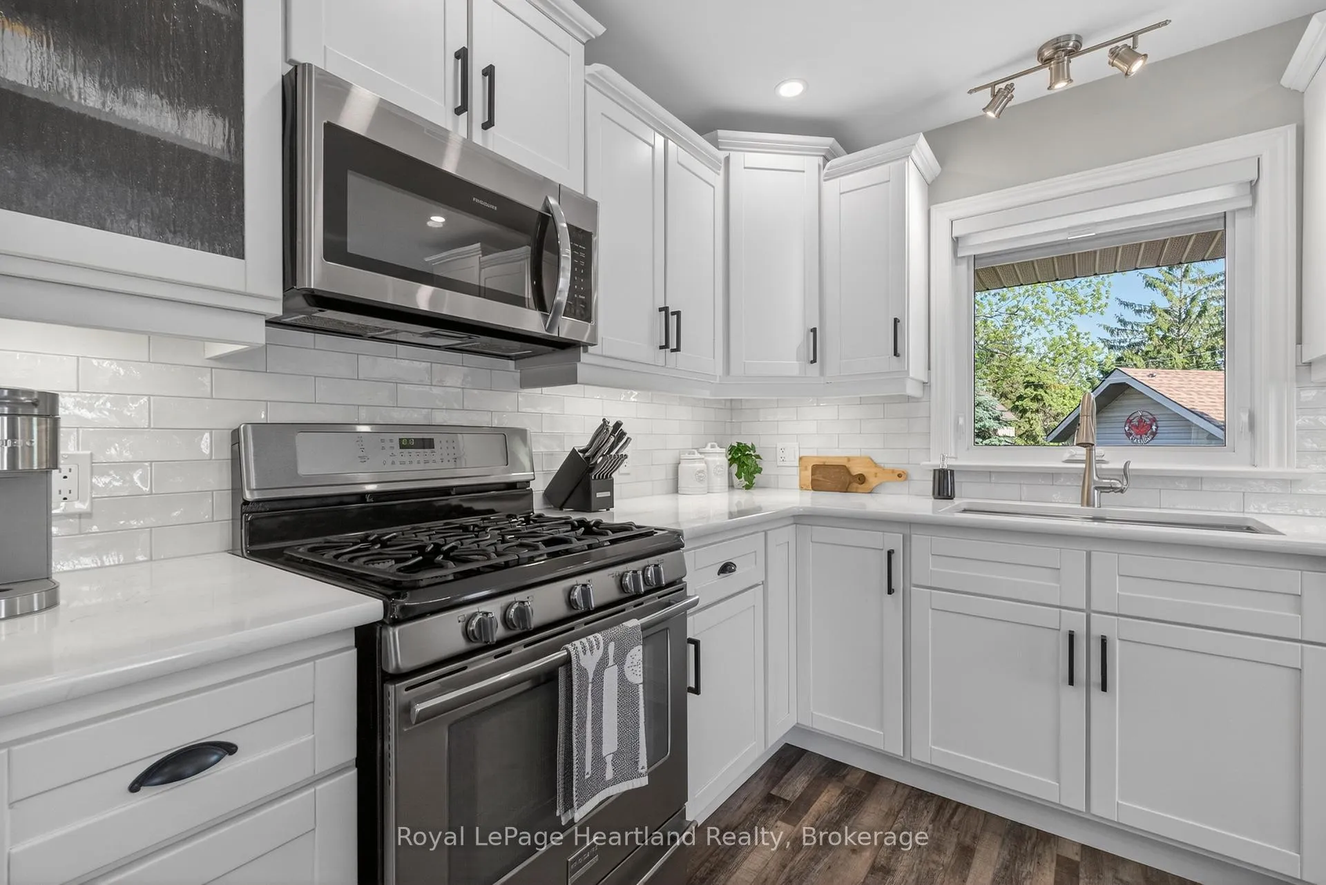 Photo 13 of 86 Huron Street W, South Huron, Exeter — HOMEH