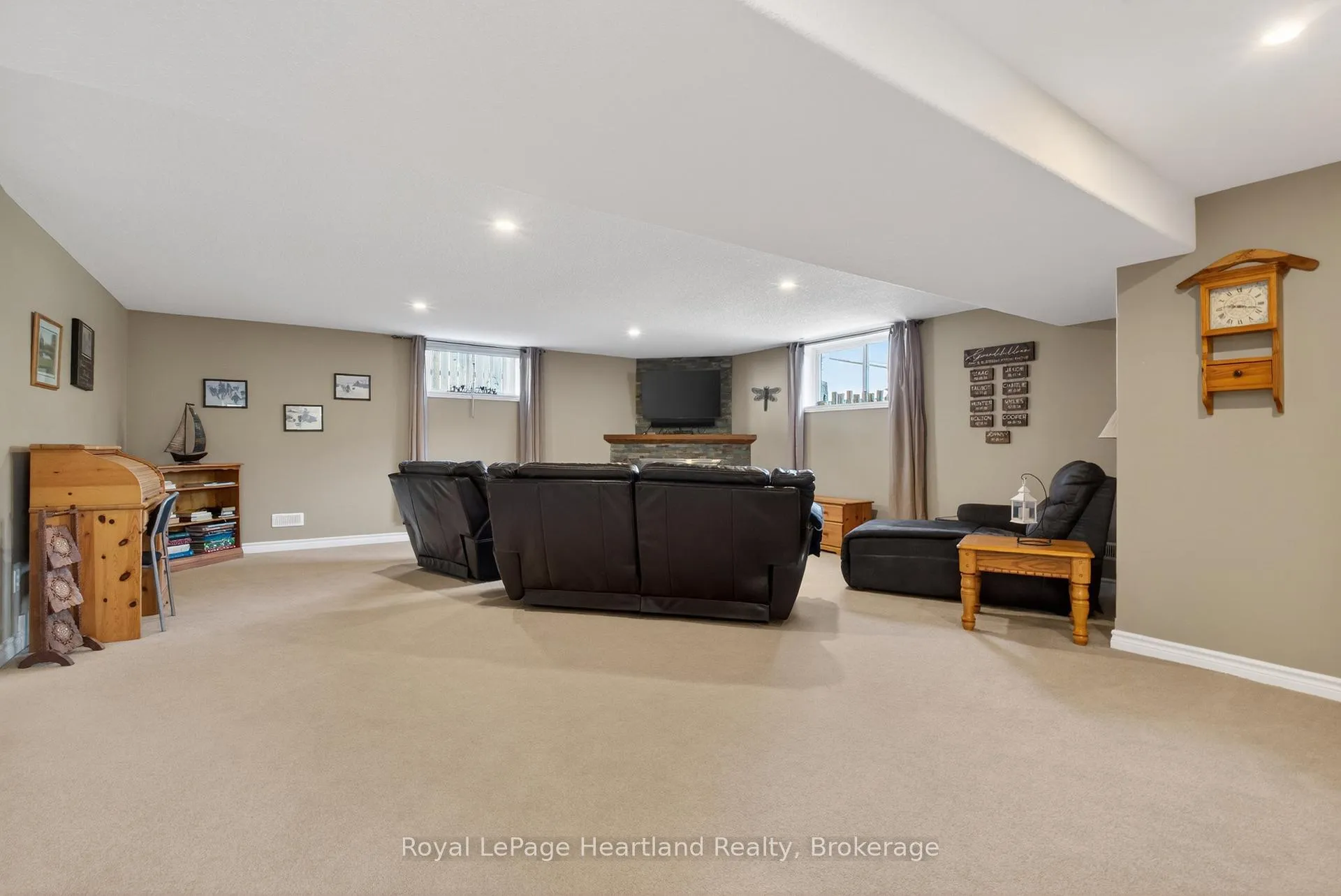 Photo 27 of 86 Huron Street W, South Huron, Exeter — HOMEH