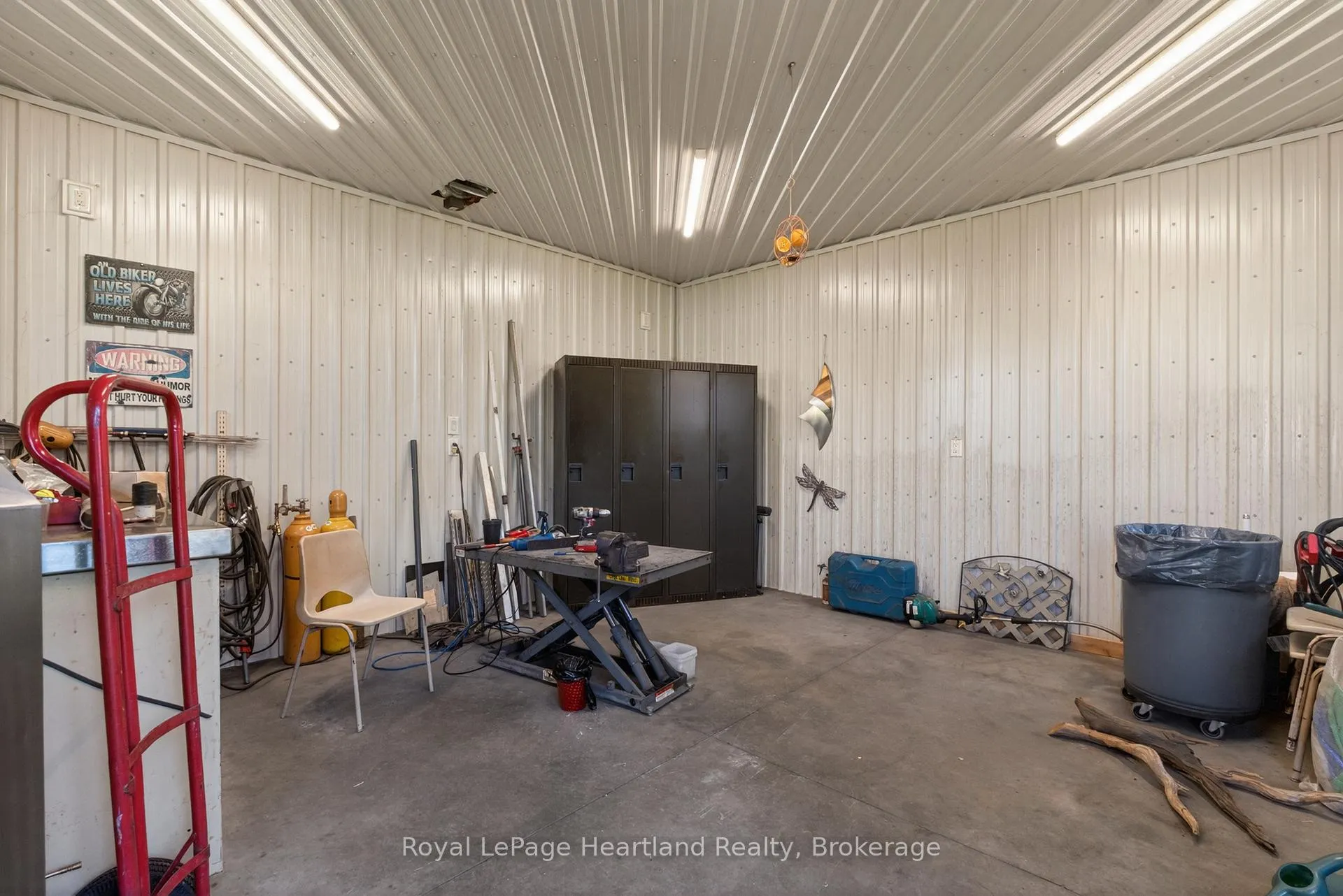 Photo 44 of 86 Huron Street W, South Huron, Exeter — HOMEH