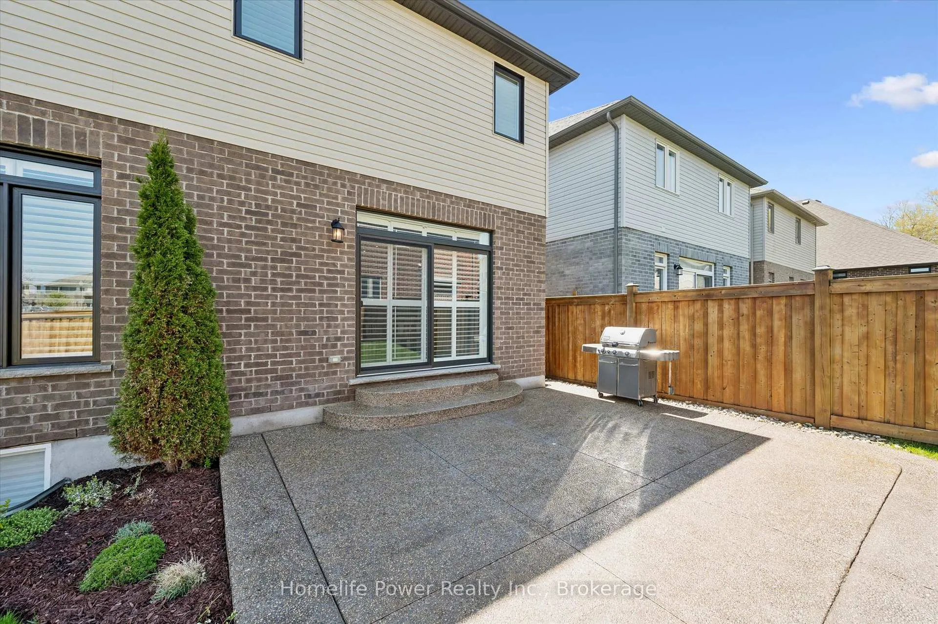 Photo 43 of 72 Elmbank Trail, Kitchener, Doon South — HOMEH