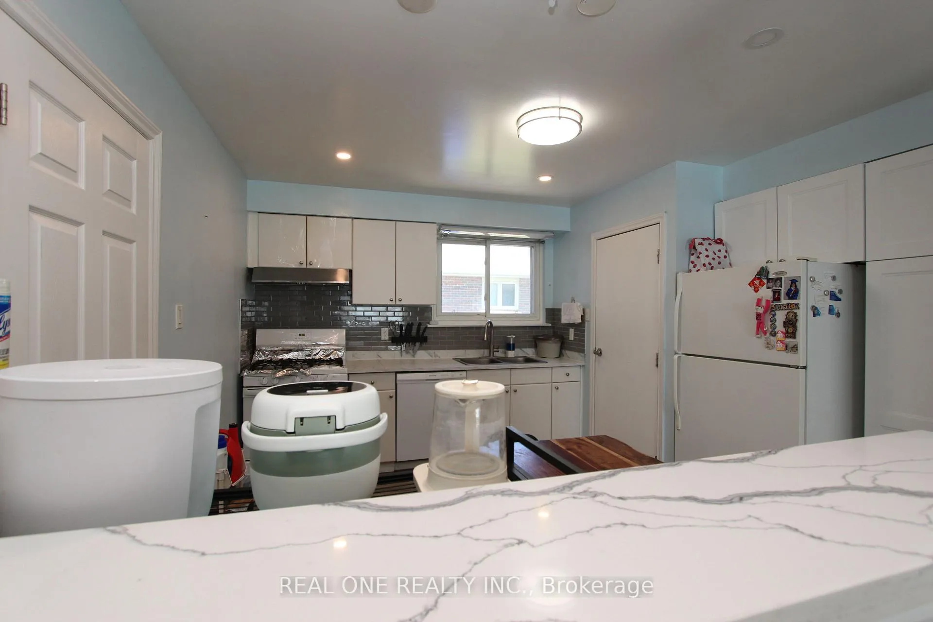 Photo 9 of 25 Bigwin Drive, Aurora, Aurora Heights — HOMEH