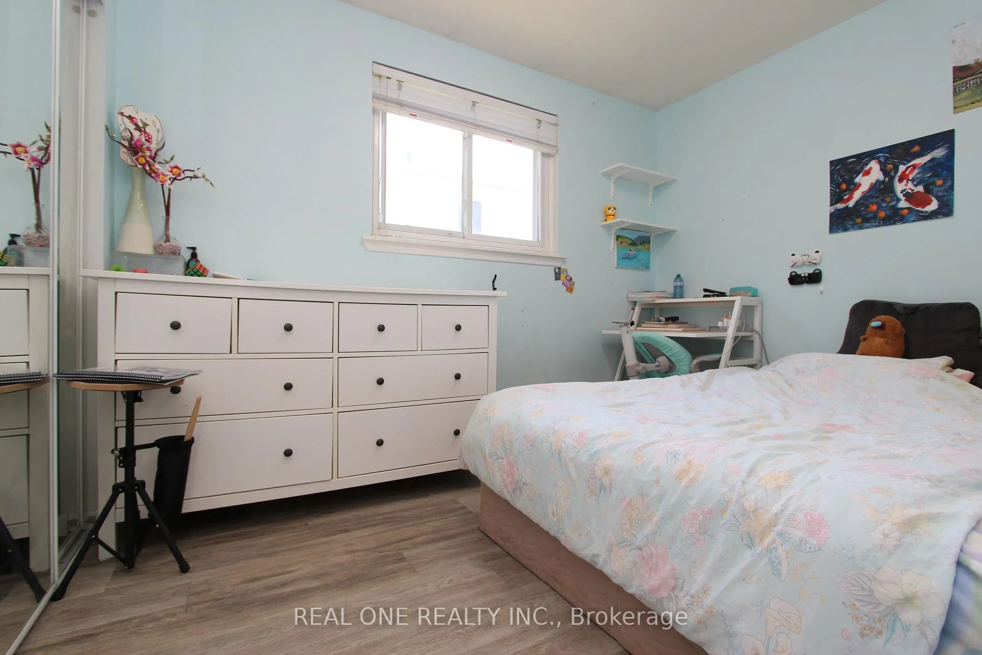 Photo 11 of 25 Bigwin Drive, Aurora, Aurora Heights — HOMEH
