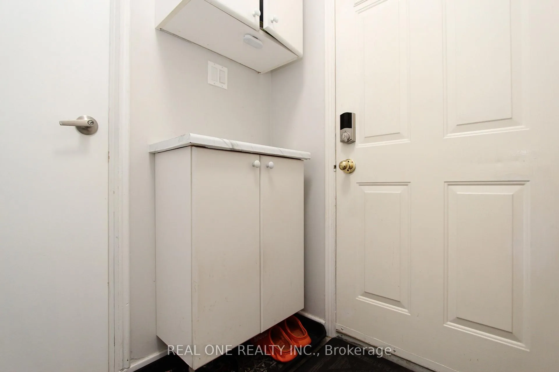 Photo 16 of 25 Bigwin Drive, Aurora, Aurora Heights — HOMEH