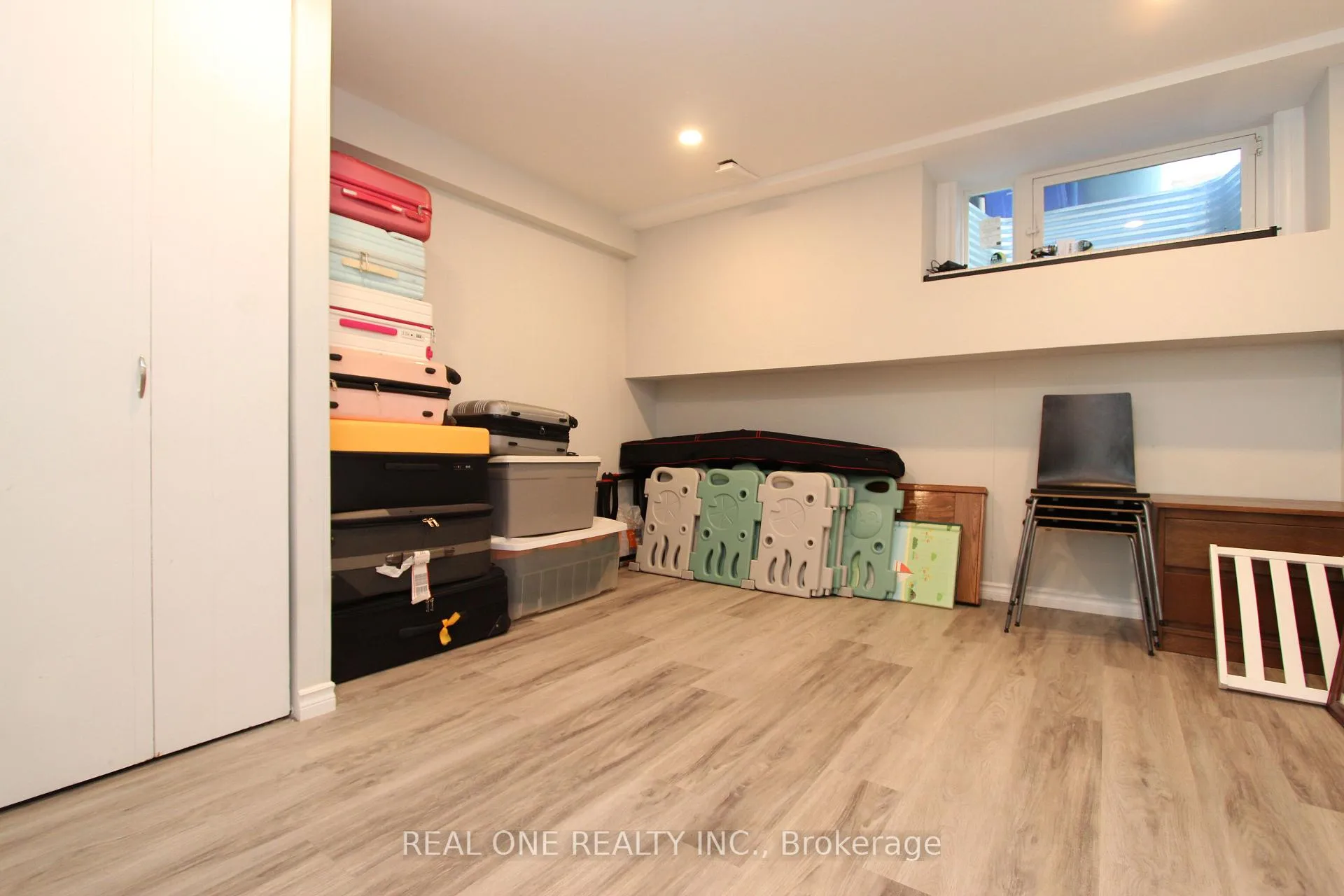 Photo 27 of 25 Bigwin Drive, Aurora, Aurora Heights — HOMEH