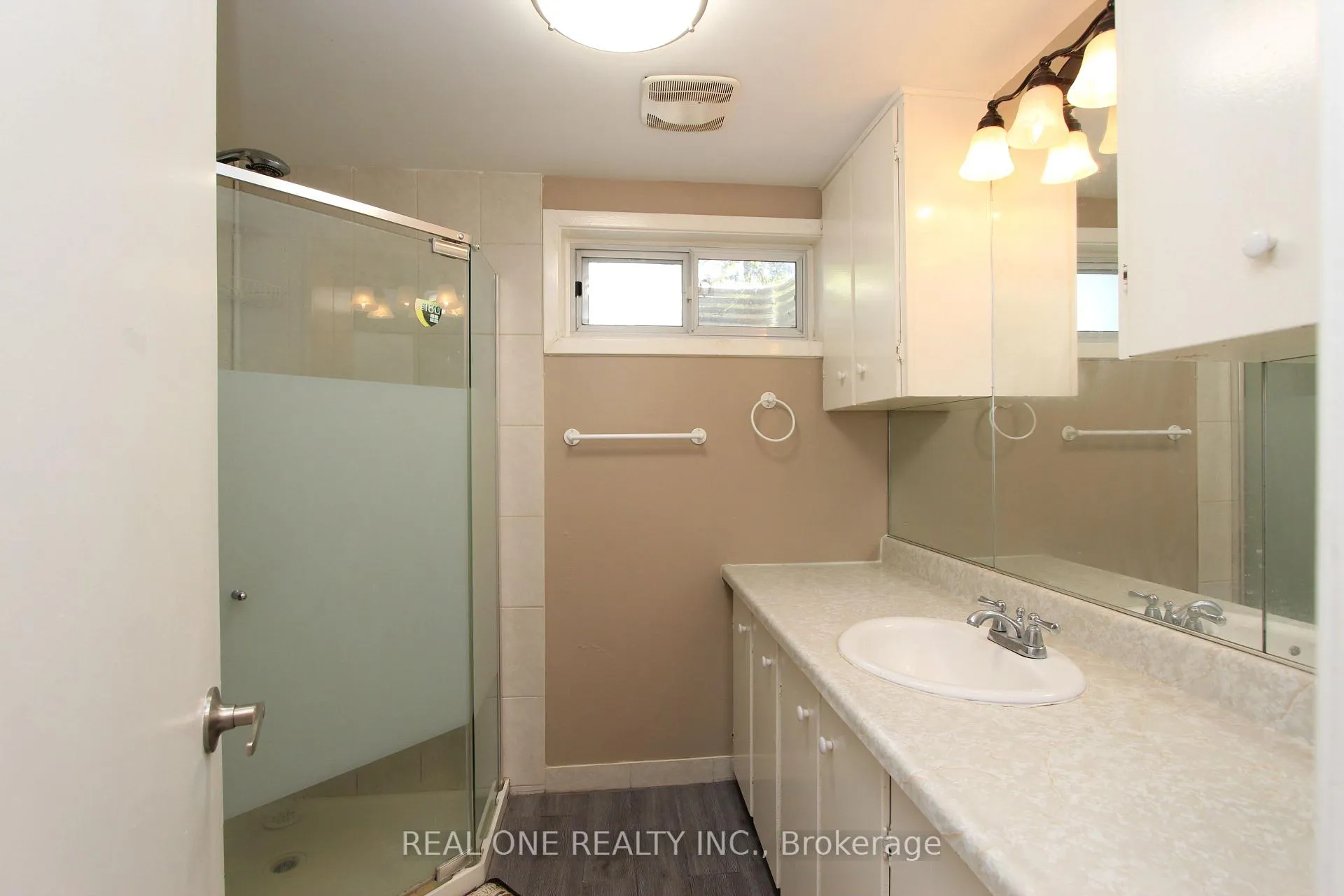 Photo 28 of 25 Bigwin Drive, Aurora, Aurora Heights — HOMEH